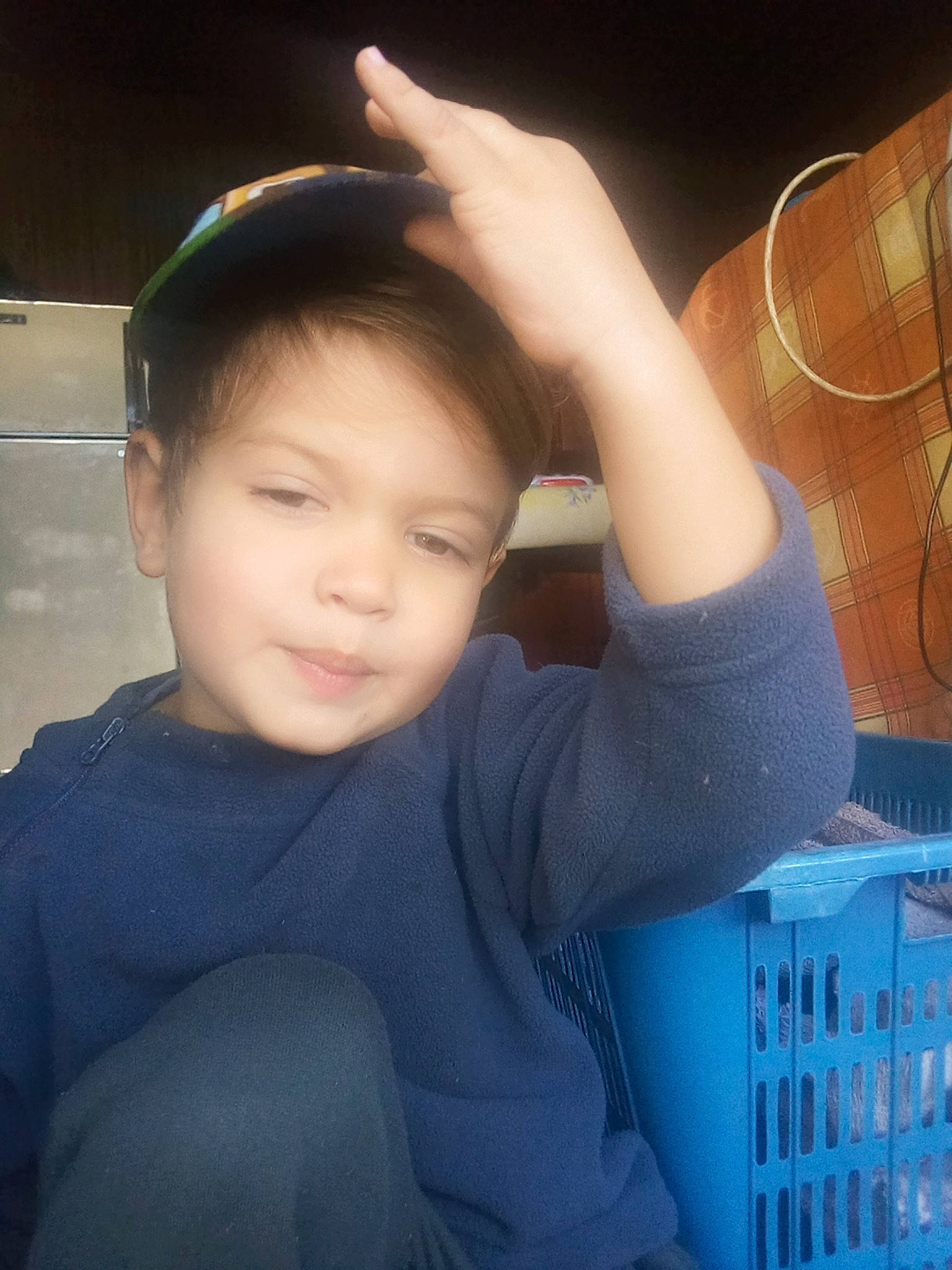 Ayann a rejoint le concours — aidez-le/la à gagner de superbes lots ! arm, black_hair, child, chin, cool, ear, eye, face, finger, forehead, fun, hand, happy, head, nose, person, photography, skin, smile, snapshot