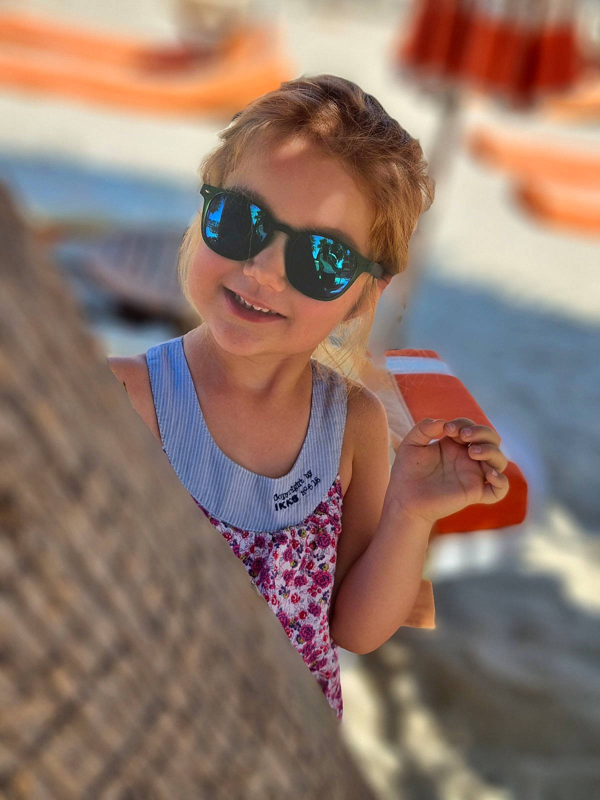 Rose a rejoint le concours — aidez-le/la à gagner de superbes lots ! arm, eyewear, fun, gesture, glasses, goggles, hairstyle, hand, happy, joy, leisure, lip, people_on_beach, person, personal_protective_equipment, recreation, smile, street_fashion, summer, sunglasses