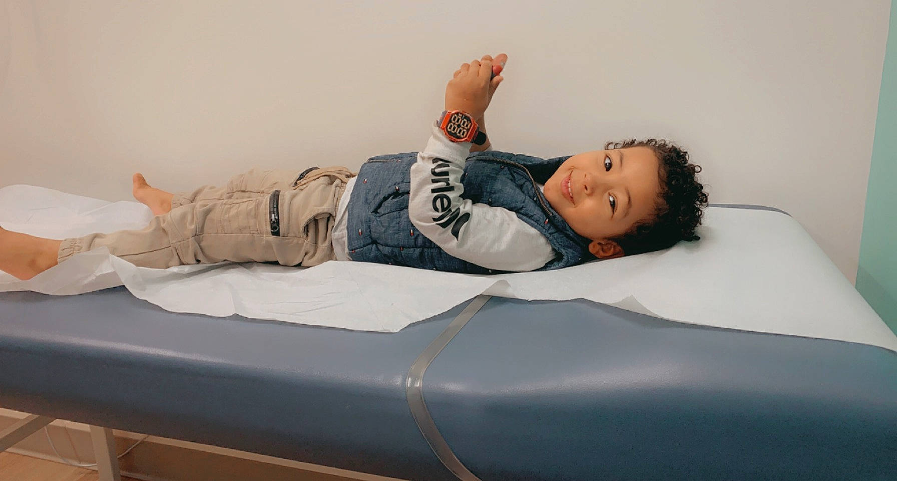 Adonis is registered to the contest to win money with this photo: abdomen, arm, automotive_design, bed, comfort, couch, denim, dress, elbow, flash_photography, human_body, human_leg, joy, knee, leg, linens, person, room, sleeve, sportswear