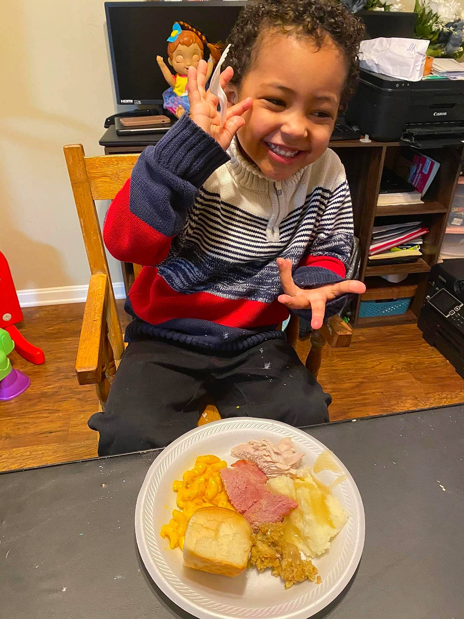Adonis is registered to the contest to win money with this photo: breakfast, chair, child, comfort_food, cooking, cuisine, dish, event, fast_food, finger_food, food, ingredient, joy, junk_food, person, plate, recipe, sharing, smile, table