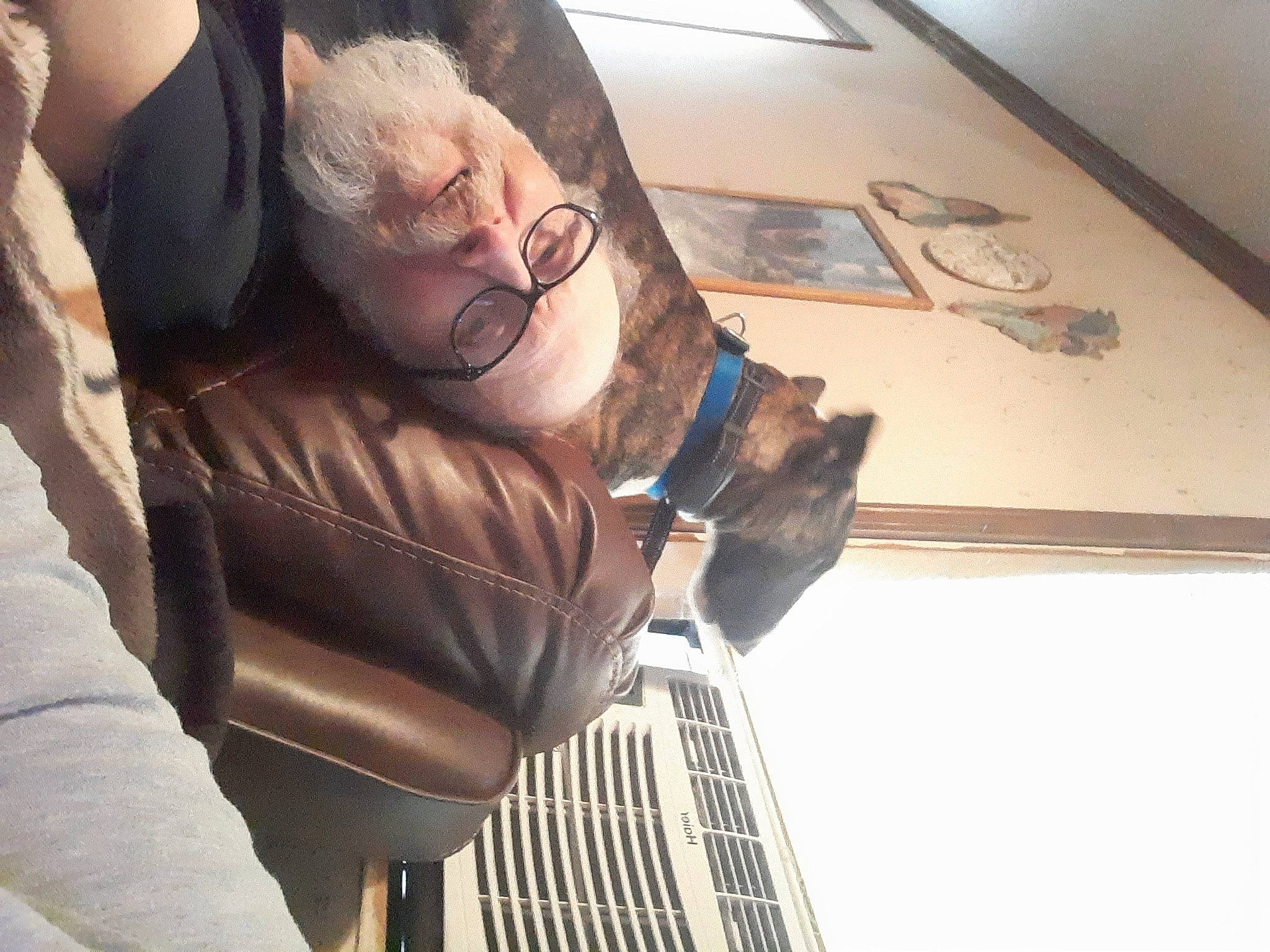 Simba joined the competition — help win amazing prizes! beard, comfort, eyewear, facial_hair, fashion_accessory, gesture, glasses, human_leg, leather, personal_protective_equipment, picture_frame, room, selfie, street_fashion, sunglasses, thigh, vision_care, wood, wrinkle, wrist