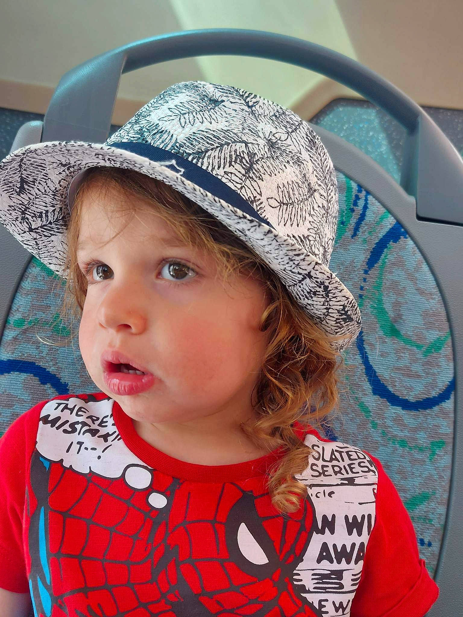Mathias participe au concours pour gagner de l'argent avec cette photo : baby, baby_toddler_clothing, beauty, cap, cheek, child, clothing, cool, eyelash, hairstyle, happy, hat, headgear, headwear, iris, lip, pattern, person, sleeve, sun_hat