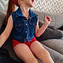 Anaïa a rejoint le concours — aidez-le/la à gagner de superbes lots ! child, clothing, couch, cushion, face, female, furniture, girl, happy, head, homedecor, jeans, laughing, pants, person, photography, portrait, shorts, sitting, smile