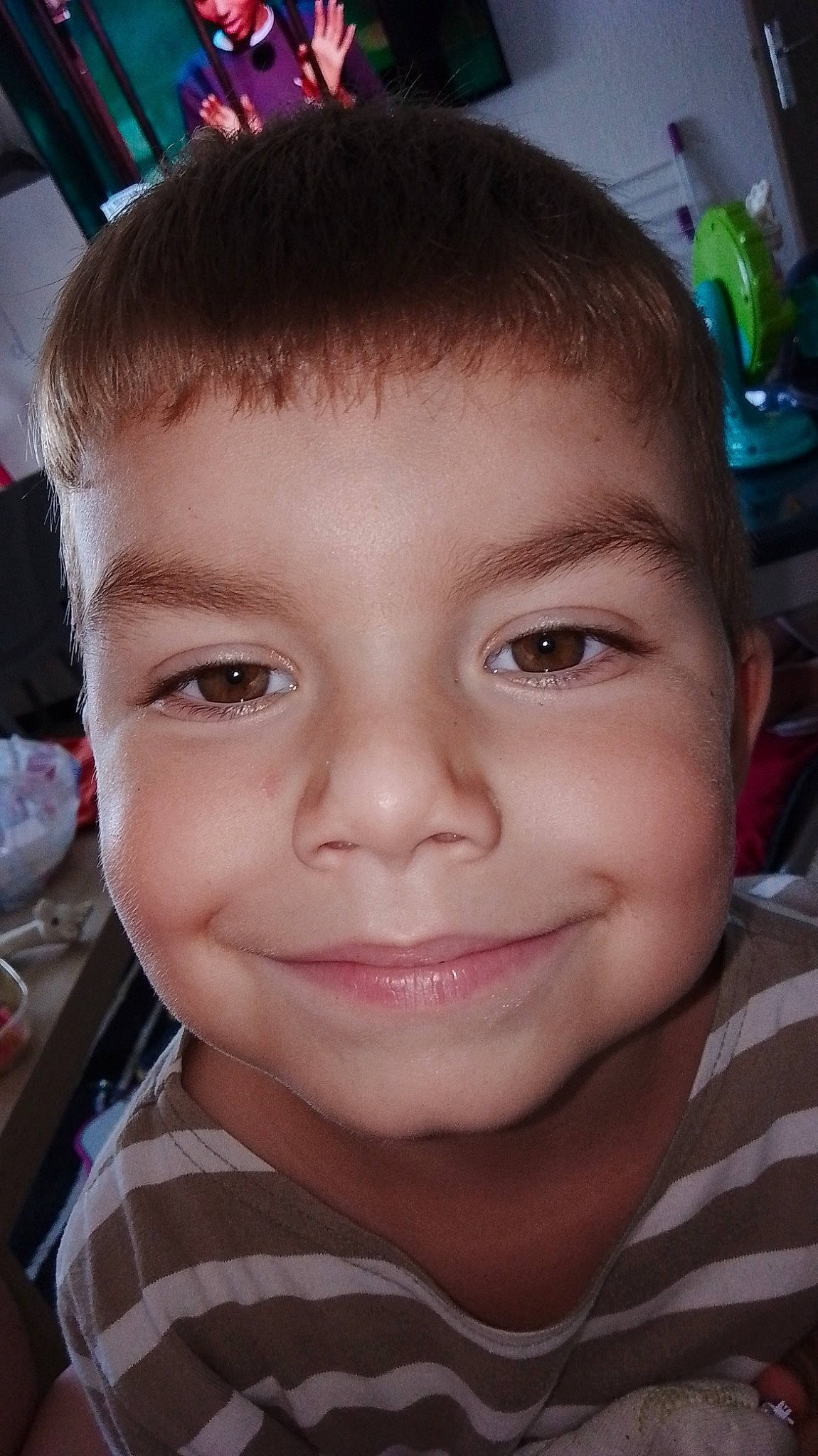 Jules a rejoint le concours — aidez-le/la à gagner de superbes lots ! cheek, chin, cool, ear, eye, eyebrow, eyelash, facial_expression, forehead, hairstyle, happy, iris, jaw, joy, lip, mouth, neck, nose, organ, person