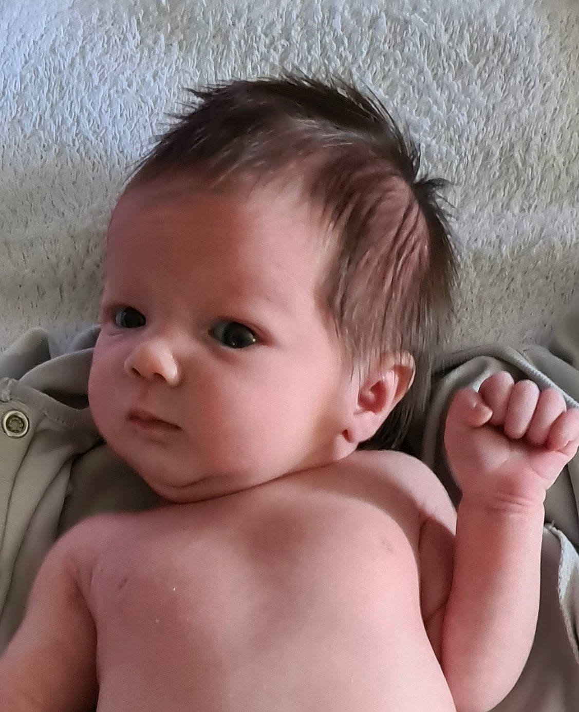 Joelie is registered to the contest to win money with this photo: arm, cheek, ear, eye, eyebrow, eyelash, face, forehead, hair, hairstyle, hand, head, human_body, joint, lip, mouth, muscle, nose, person, shoulder