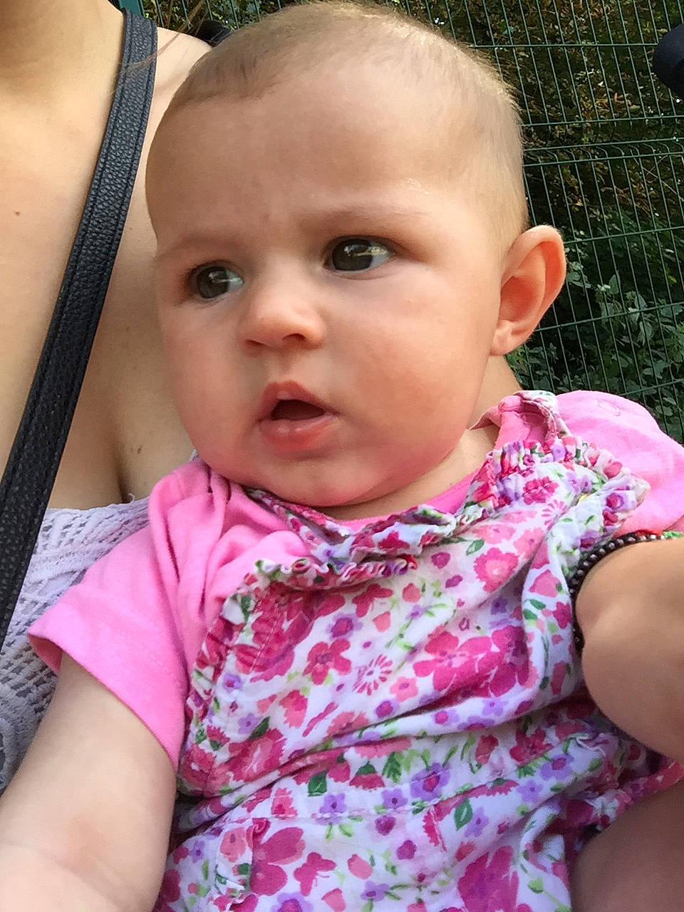 Ylianna a rejoint le concours — aidez-le/la à gagner de superbes lots ! baby, cheek, child, child_model, chin, close_up, eye, face, forehead, head, iris, lip, mouth, neck, nose, person, pink, skin, smile, toddler