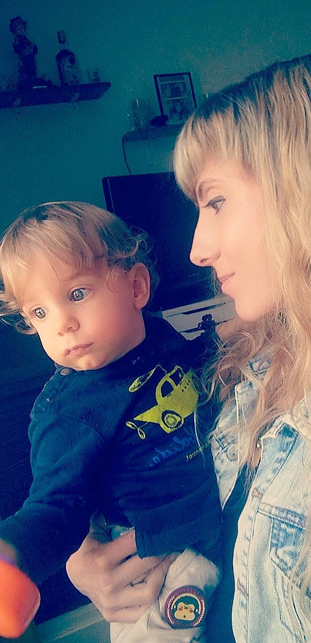 Tilyan a rejoint le concours — aidez-le/la à gagner de superbes lots ! azure, blue, cheek, chin, eye, eyebrow, eyelash, face, facial_expression, gesture, hair, happy, head, iris, lip, mouth, nose, organ, person, shoulder