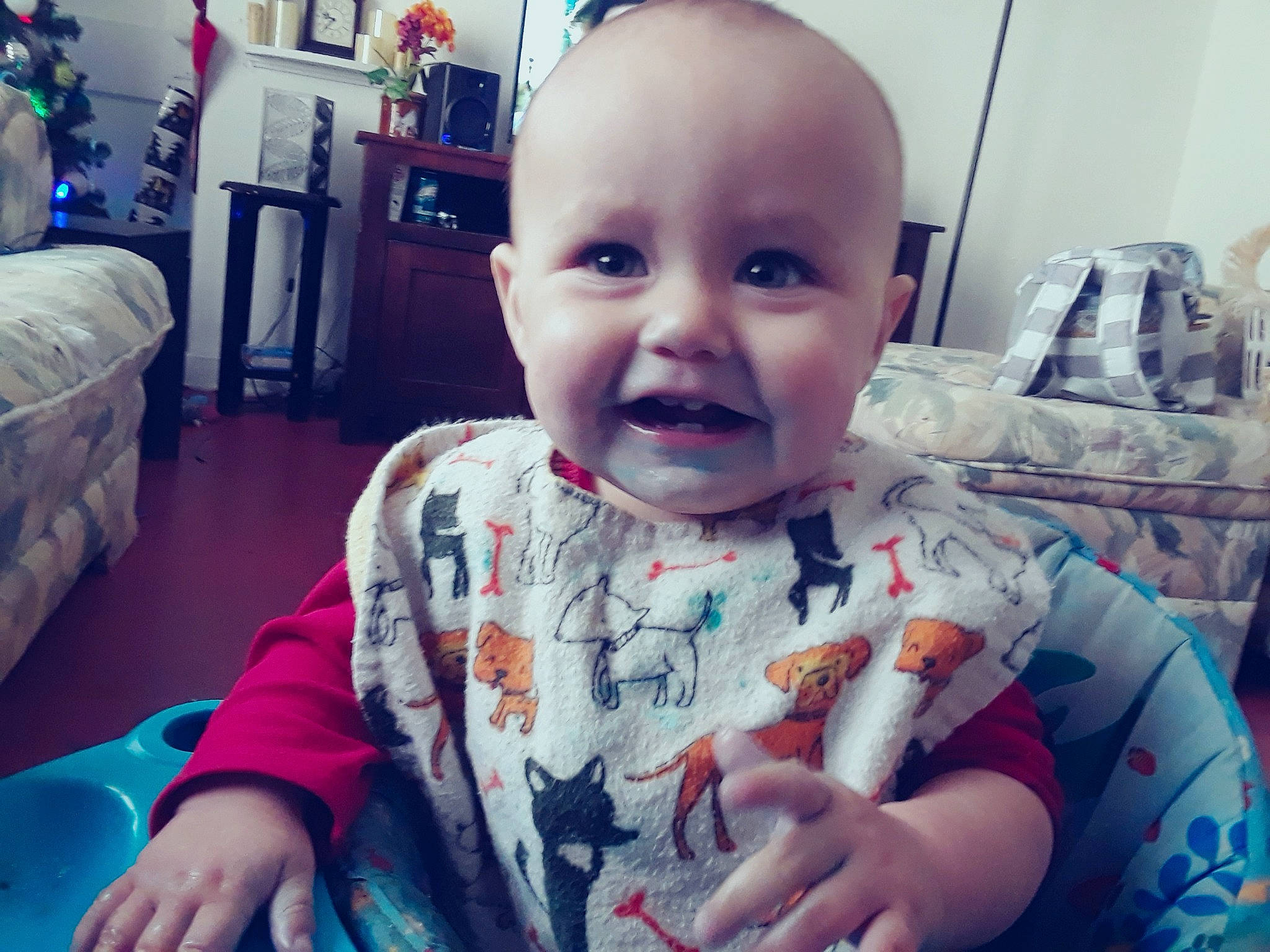 Zaven is registered to the contest to win money with this photo: arm, boy, cheek, child, cool, day, eye, face, facial_expression, finger, fun, head, infant, mouth, nose, organ, person, product, skin, smile