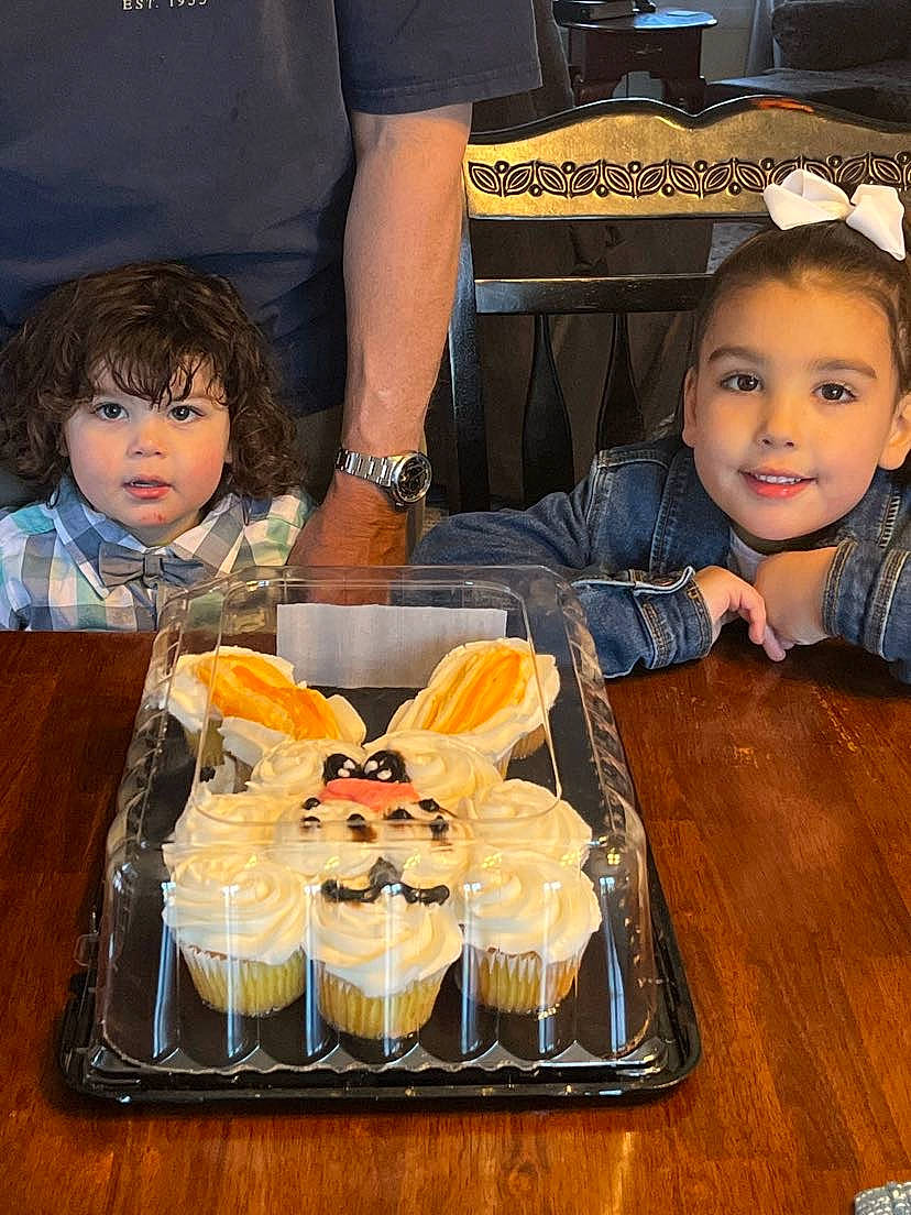 Isabella is registered to the contest to win money with this photo: baked_goods, birthday, birthday_cake, cake, cake_decorating, cake_decorating_supply, chair, cuisine, dish, food, icing, ingredient, joy, person, plate, recipe, smile, sugar_cake, sugar_paste, table