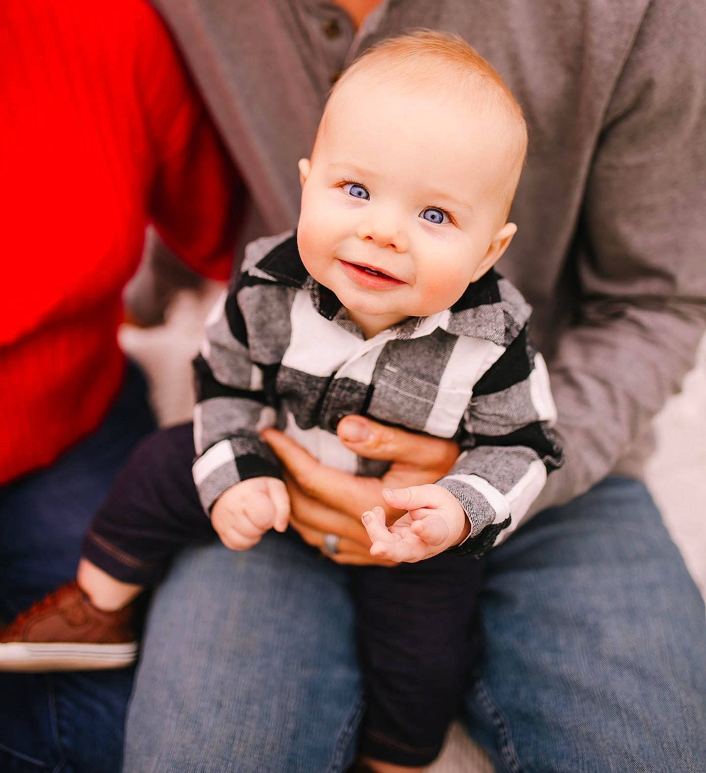 Dexter is registered to the contest to win money with this photo: baby, baby_toddler_clothing, child, clothing, collar, comfort, denim, finger, flash_photography, formal_wear, fun, gesture, happy, jeans, joy, person, sitting, sleeve, smile, thumb