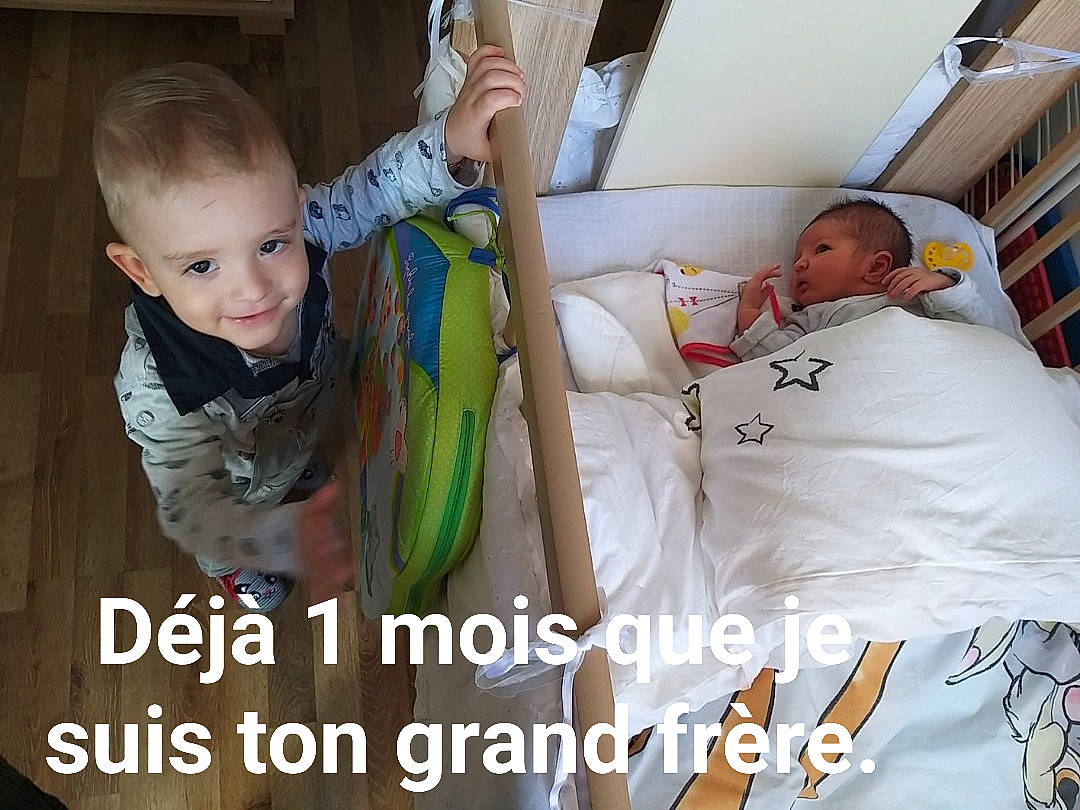Nolan participe au concours pour gagner de l'argent avec cette photo : baby, baby_products, bed, child, furniture, infant_bed, joy, person, photo_caption, product, room, toddler