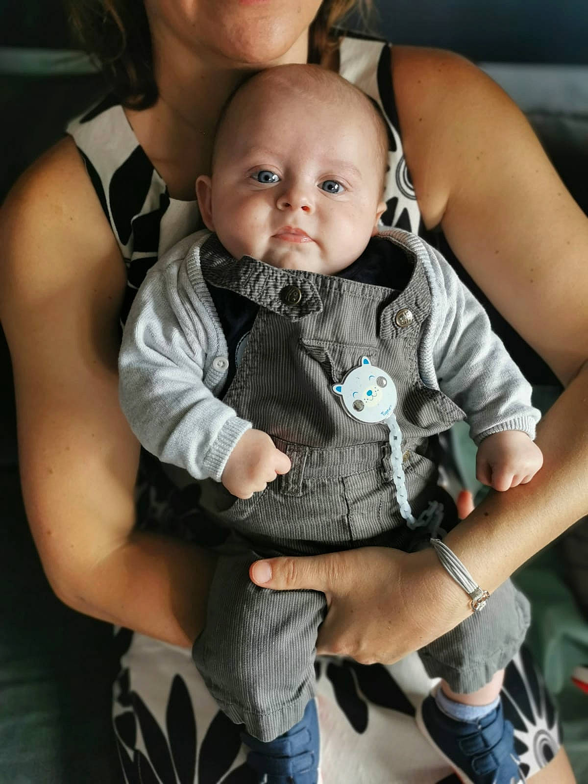 Ethan participe au concours pour gagner de l'argent avec cette photo : arm, baby, baby_carriage, baby_products, car_seat, cheek, child, person, product, sitting, skin, smile, toddler