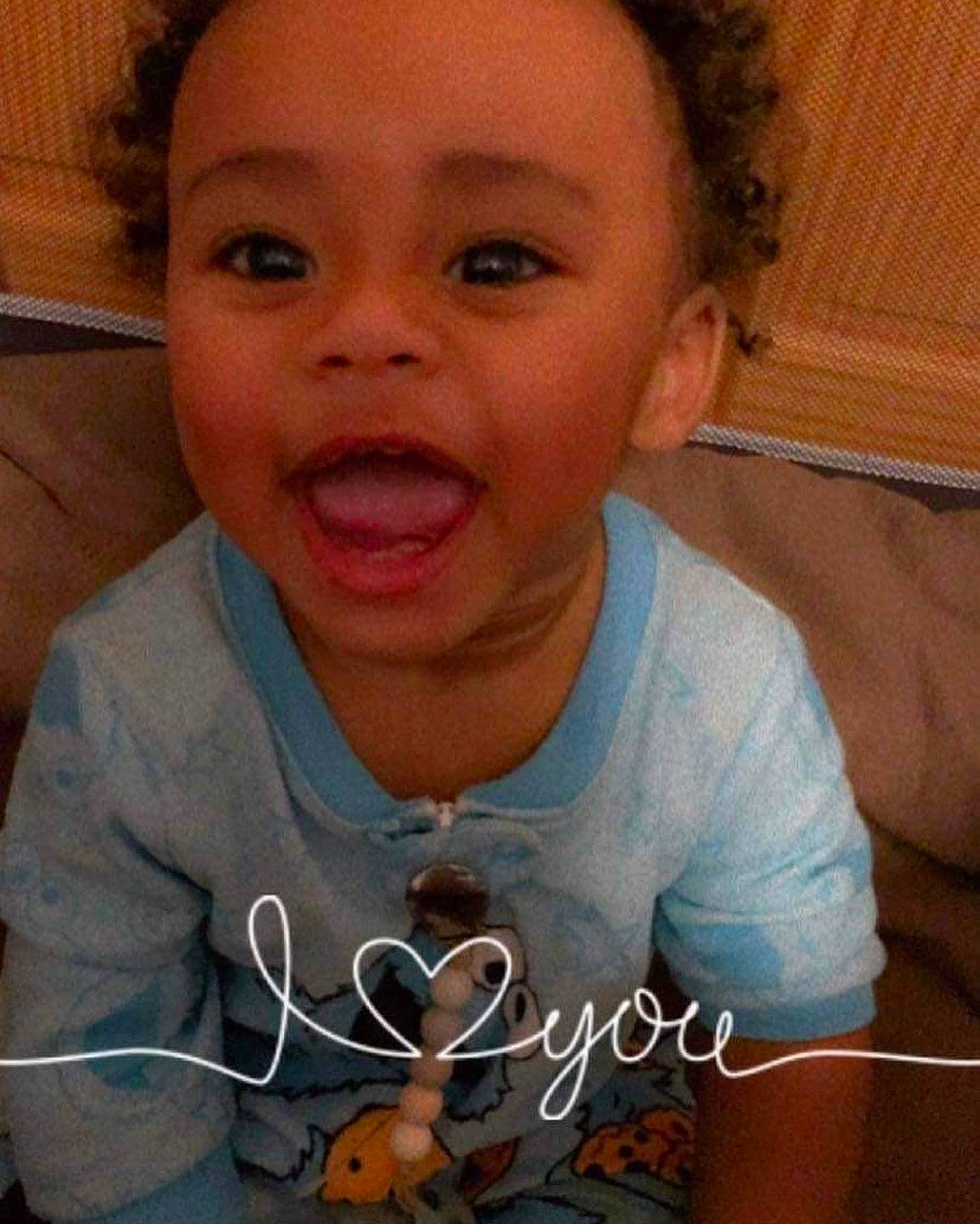 Damon is registered to the contest to win money with this photo: blue, cheek, cool, ear, eyelash, finger, forehead, gesture, happy, iris, jaw, lip, mouth, muscle, neck, nose, organ, person, skin, smile