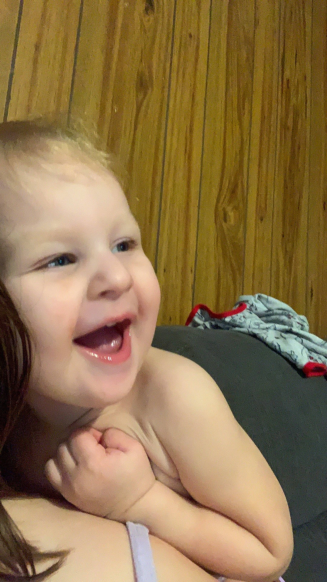 Amelia is registered to the contest to win money with this photo: cheek, chin, ear, eyebrow, eyelash, finger, gesture, hand, happy, human_body, iris, jaw, lip, mouth, neck, nose, person, shoulder, skin, smile