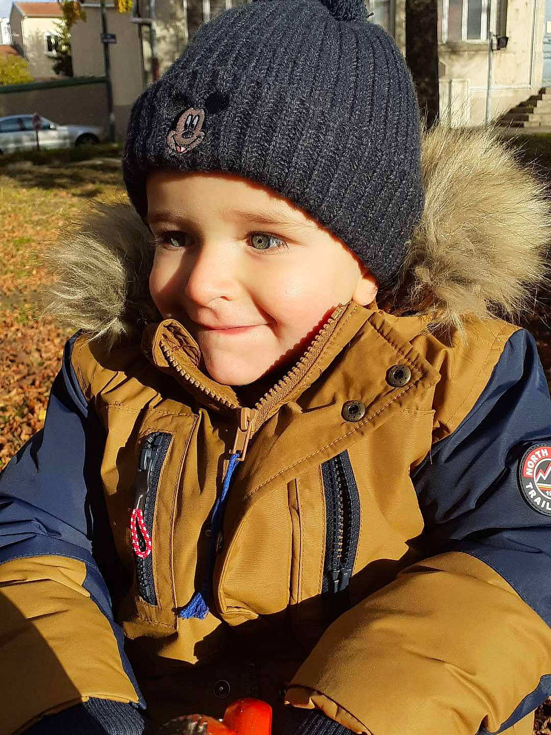 Timéo participe au concours pour gagner de l'argent avec cette photo : cap, child, cool, eye, fun, happy, headgear, headwear, jacket, joy, knit_cap, organ, outerwear, people, person, photograph, sleeve, smile, snapshot, toddler