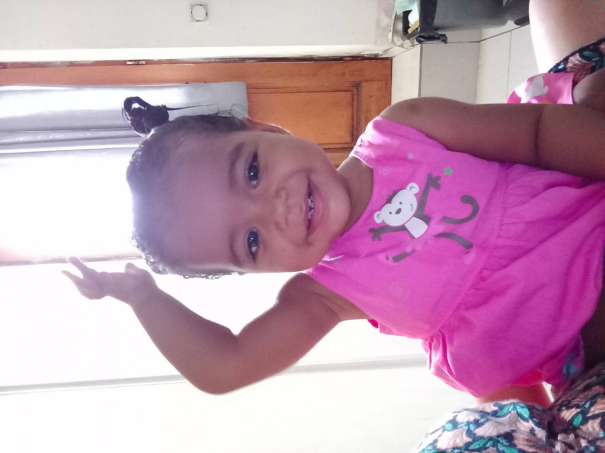 Maya a rejoint le concours — aidez-le/la à gagner de superbes lots ! black_hair, cool, dress, elbow, eyelash, finger, hand, happy, head, human_body, joint, joy, mouth, neck, nose, person, purple, shoulder, skin, sleeve