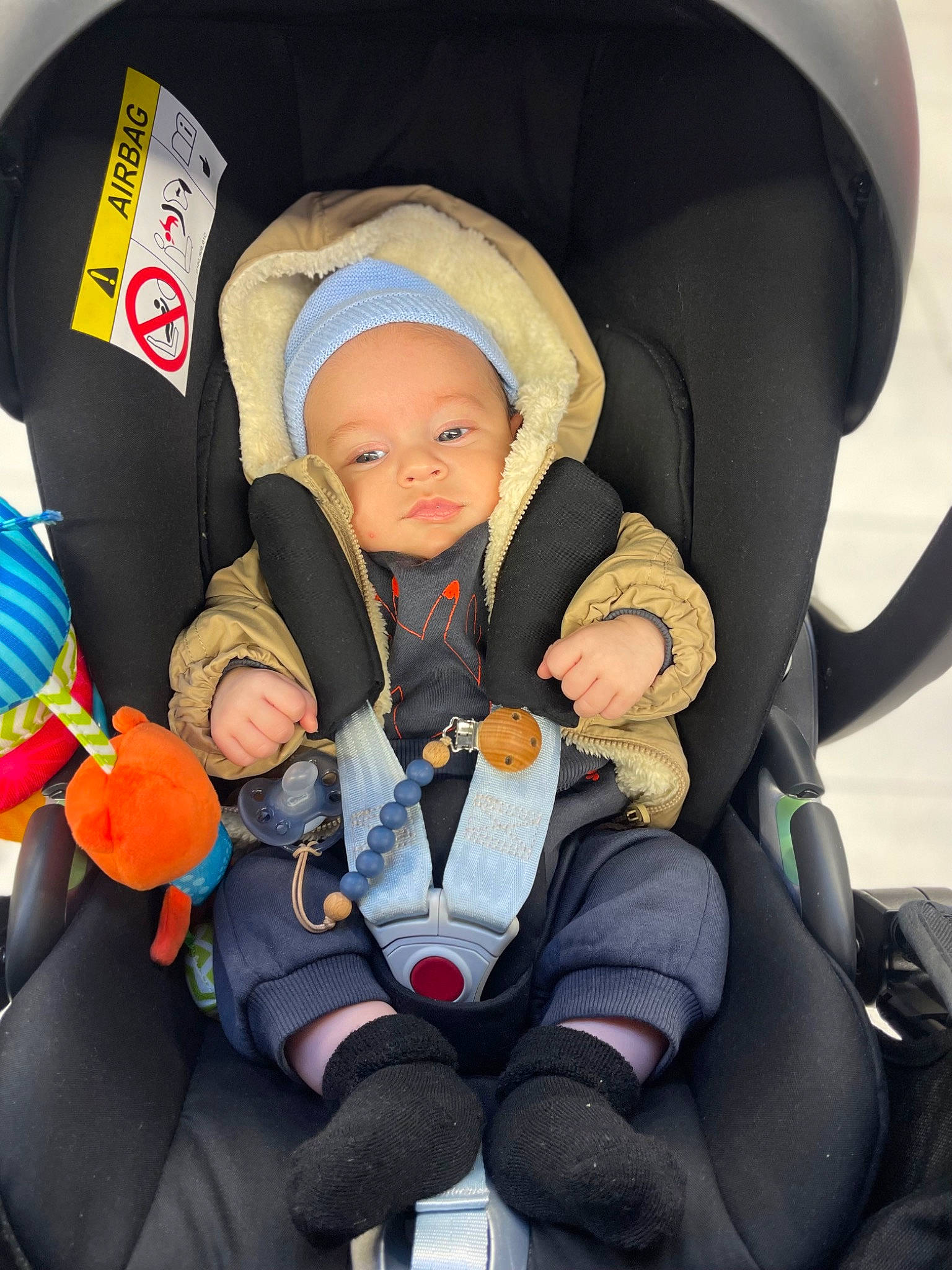 Ayden participe au concours pour gagner de l'argent avec cette photo : auto_part, baby, baby_carriage, baby_in_car_seat, baby_products, baby_safety, car_seat, car_seat_cover, child, comfort, facial_expression, fun, head_restraint, lap, leg, person, product, seat_belt, sitting, toddler