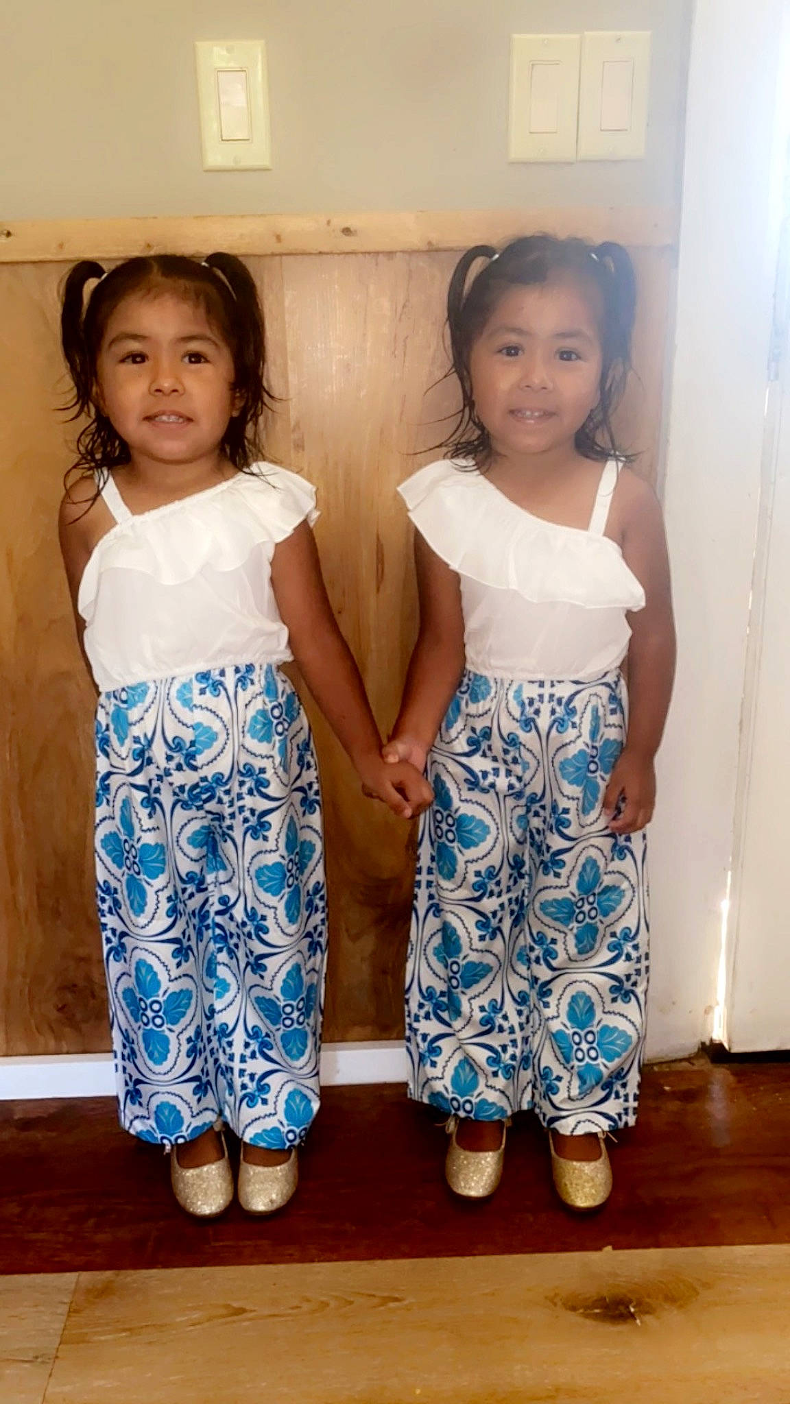 Valeria Verenice is registered to the contest to win money with this photo: baby_toddler_clothing, child, denim, electric_blue, event, face, fashion_design, fun, hair, happy, head, joy, pattern, person, shoulder, sleeve, smile, standing, t_shirt, thigh