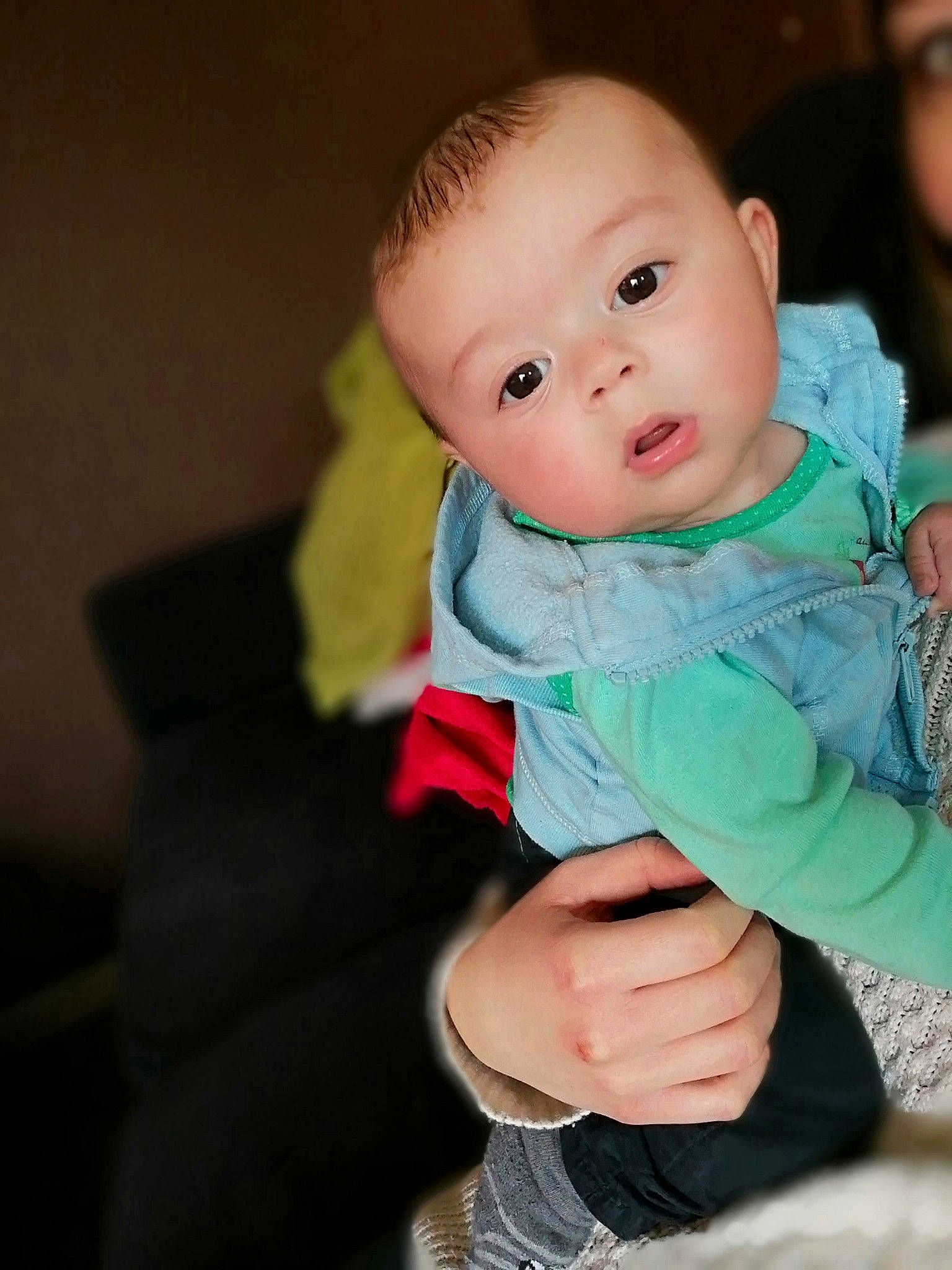 Noan participe au concours pour gagner de l'argent avec cette photo : baby, beauty, cheek, child, chin, eye, face, head, human, iris, leg, lip, nose, person, pink, sitting, skin, smile, toddler