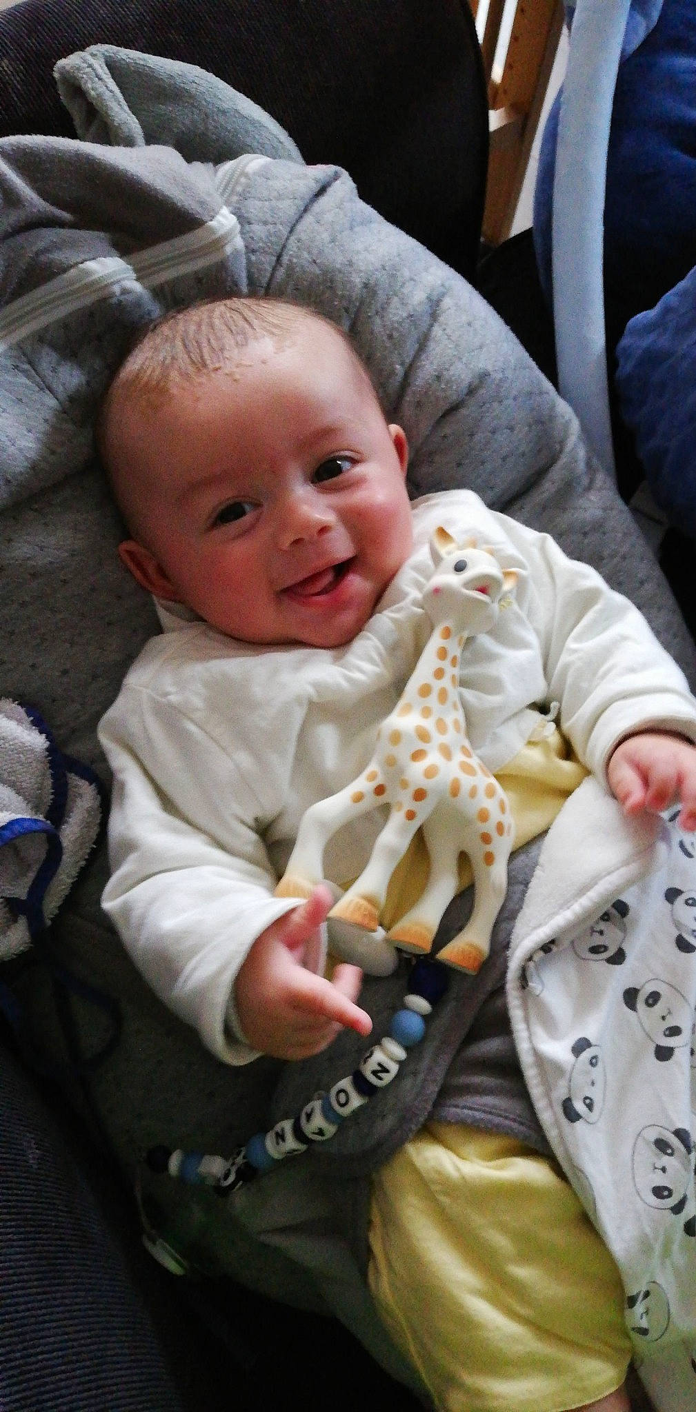 Noan participe au concours pour gagner de l'argent avec cette photo : baby, baby_products, child, joy, person, product, toddler