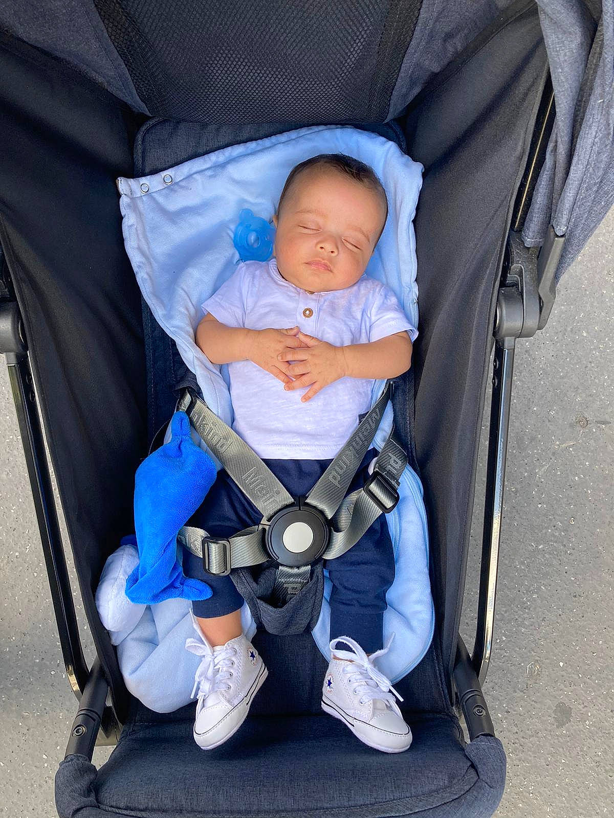 Naïl a rejoint le concours — aidez-le/la à gagner de superbes lots ! baby, baby_carriage, baby_carrier, baby_products, child, comfort, person, product, toddler