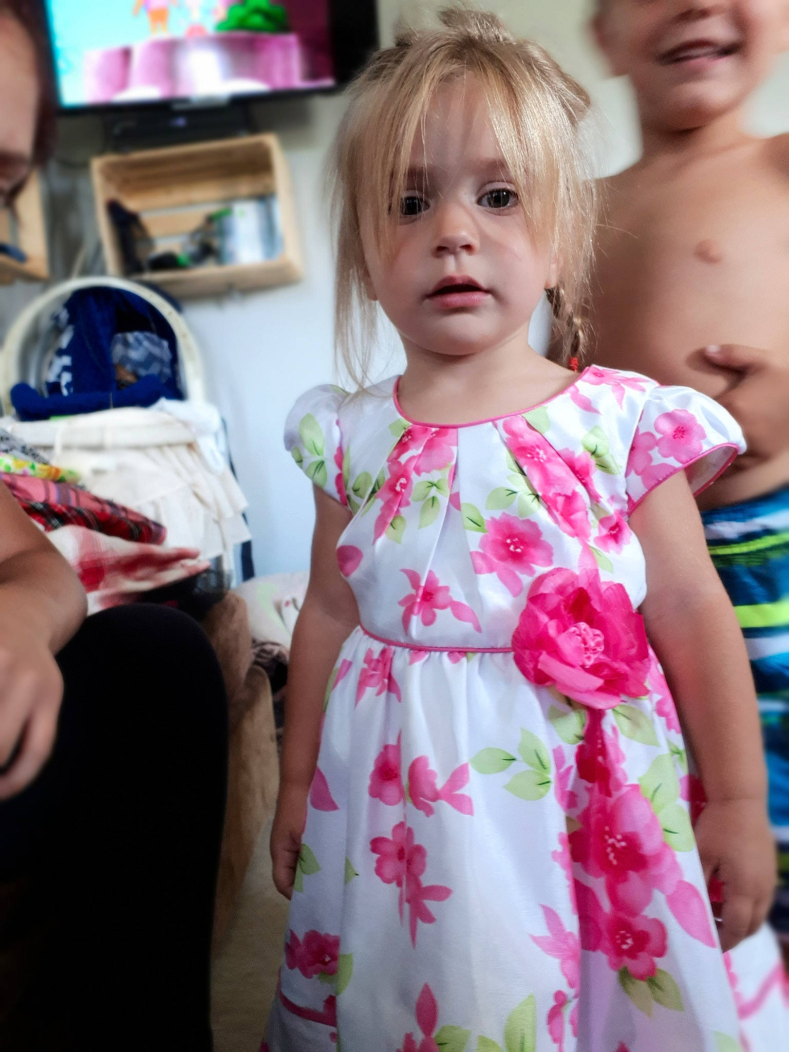 Jasmine participe au concours pour gagner de l'argent avec cette photo : baby, blond, child, daughter, dress, person, pink, summer, toddler, vacation