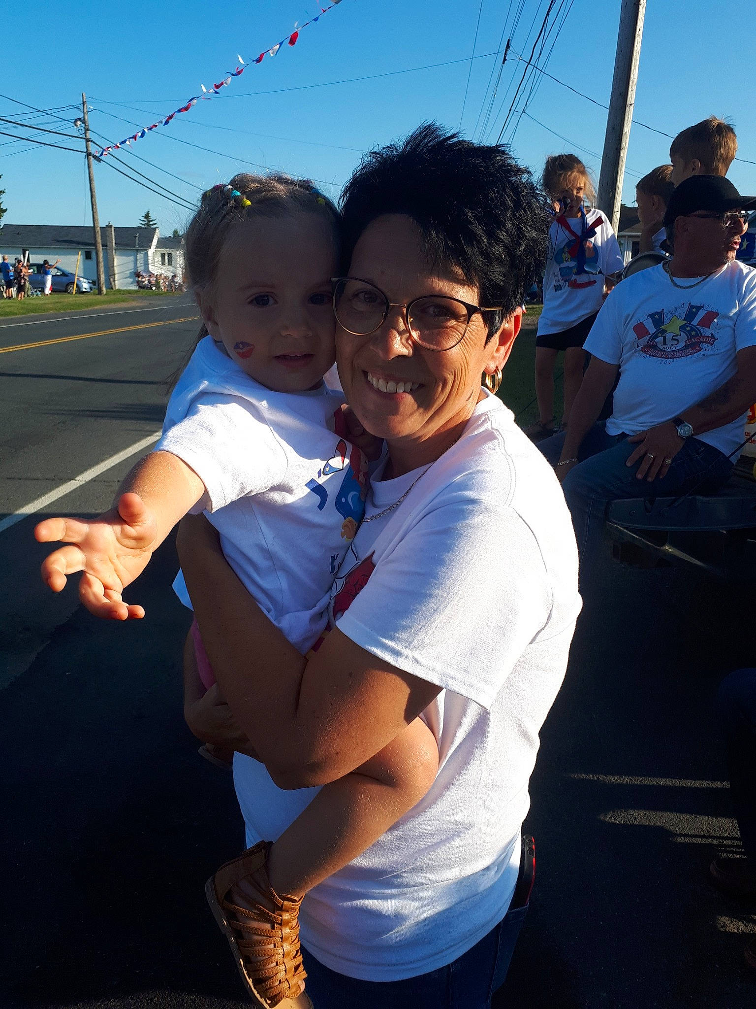 Jasmine participe au concours pour gagner de l'argent avec cette photo : child, cloud, father, fun, gesture, happy, hug, interaction, joy, male, person, photography, sky, smile, toddler, vacation