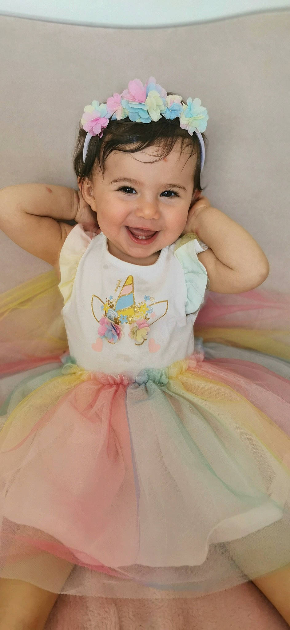 Ayline participe au concours pour gagner de l'argent avec cette photo : baby_toddler_clothing, beauty, blue, clothing, dress, embellishment, eye, face, flash_photography, fun, happy, headpiece, iris, joy, magenta, person, pink, skin, smile, textile