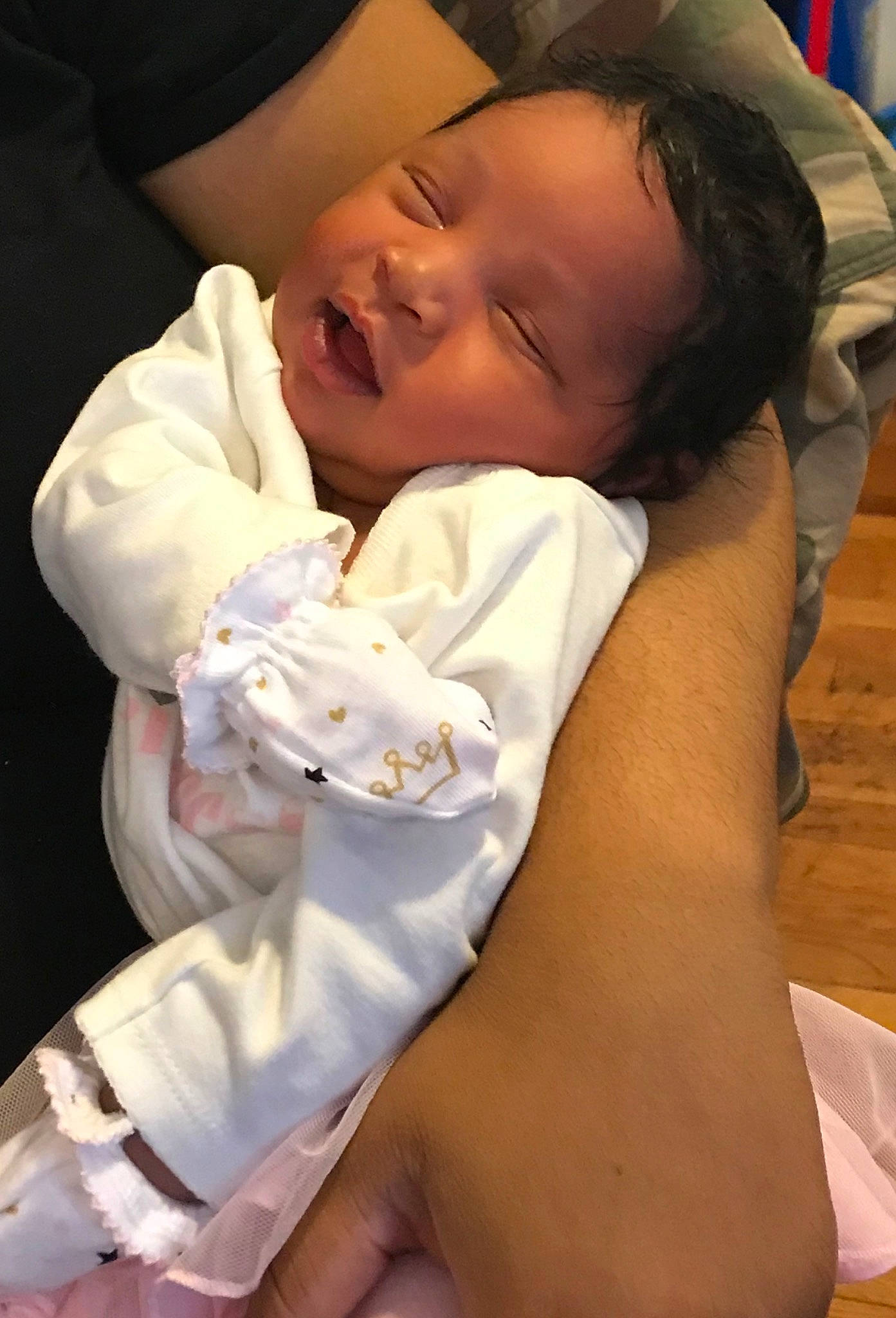 Rayven is registered to the contest to win money with this photo: baby, birth, child, childbirth, person