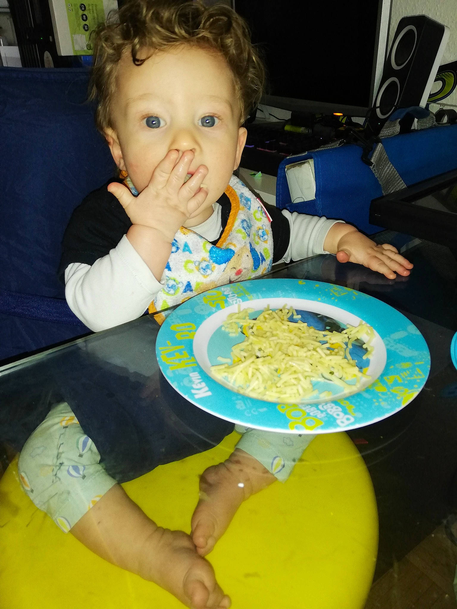 Elijah a rejoint le concours — aidez-le/la à gagner de superbes lots ! baby_food, child, comfort_food, cuisine, dish, eating, food, person, play, toddler