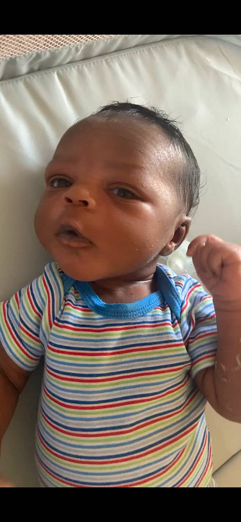 Jair is registered to the contest to win money with this photo: arm, azure, cheek, chin, ear, eyebrow, eyelash, forehead, hairstyle, hand, head, human, joint, lip, mouth, neck, nose, organ, person, skin