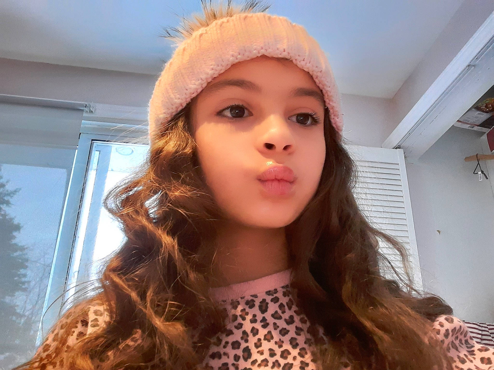 Celia participe au concours pour gagner de l'argent avec cette photo : cap, chin, cool, ear, eyebrow, eyelash, fashion_design, hair, hairstyle, headwear, iris, jaw, knit_cap, layered_hair, lip, long_hair, neck, nose, outerwear, person