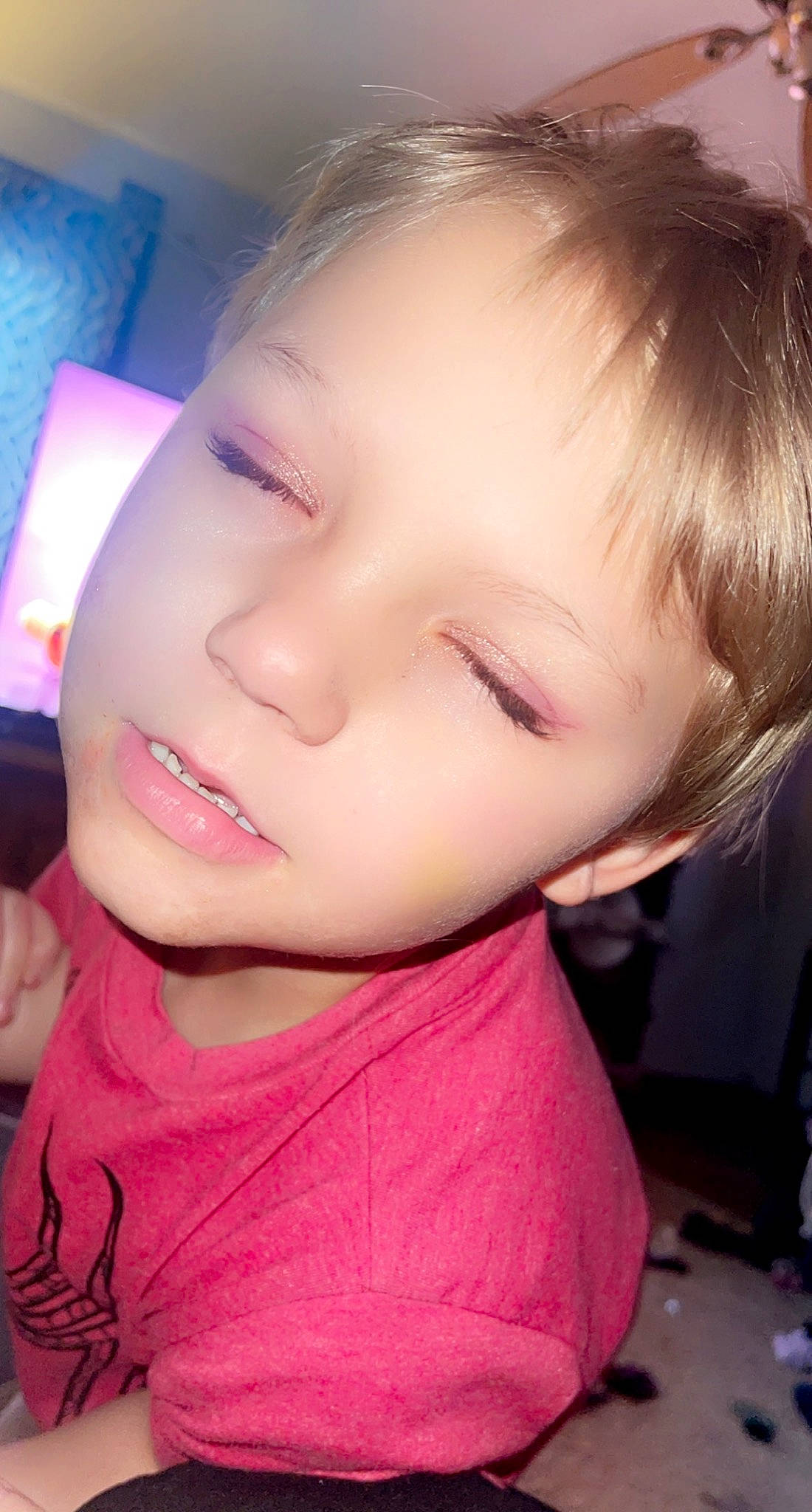 Jaxson is registered to the contest to win money with this photo: cheek, chin, cool, ear, eyebrow, eyelash, facial_expression, finger, forehead, hairstyle, happy, iris, jaw, lip, mouth, neck, nose, person, pink, skin