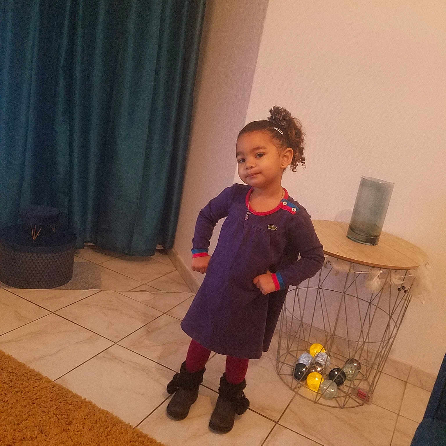 Shayma participe au concours pour gagner de l'argent avec cette photo : child, person, toddler