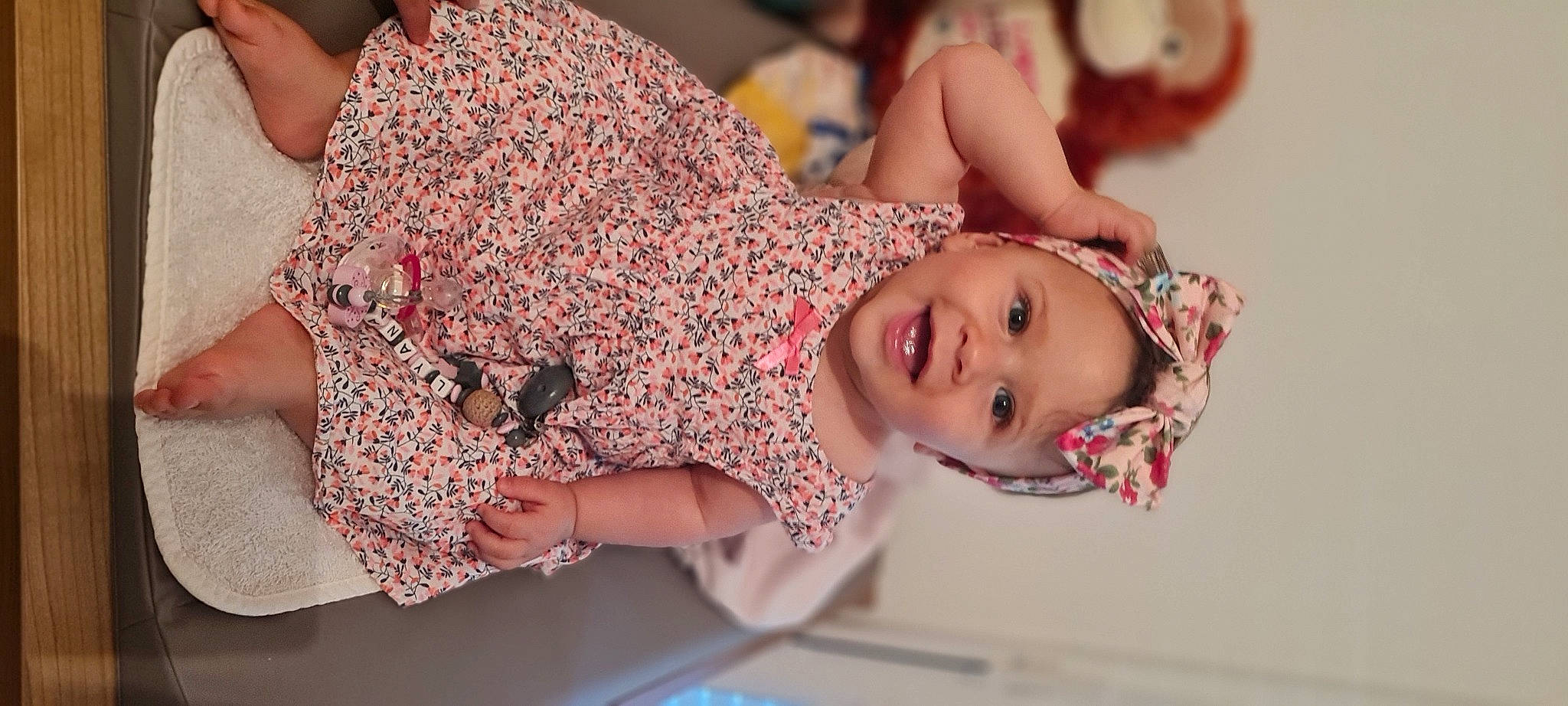 Lyana a rejoint le concours — aidez-le/la à gagner de superbes lots ! child, dress, eyelash, fashion, fashion_design, fun, happy, headwear, human_leg, jewellery, joy, magenta, nail, pattern, peach, person, pink, room, shoulder, skin