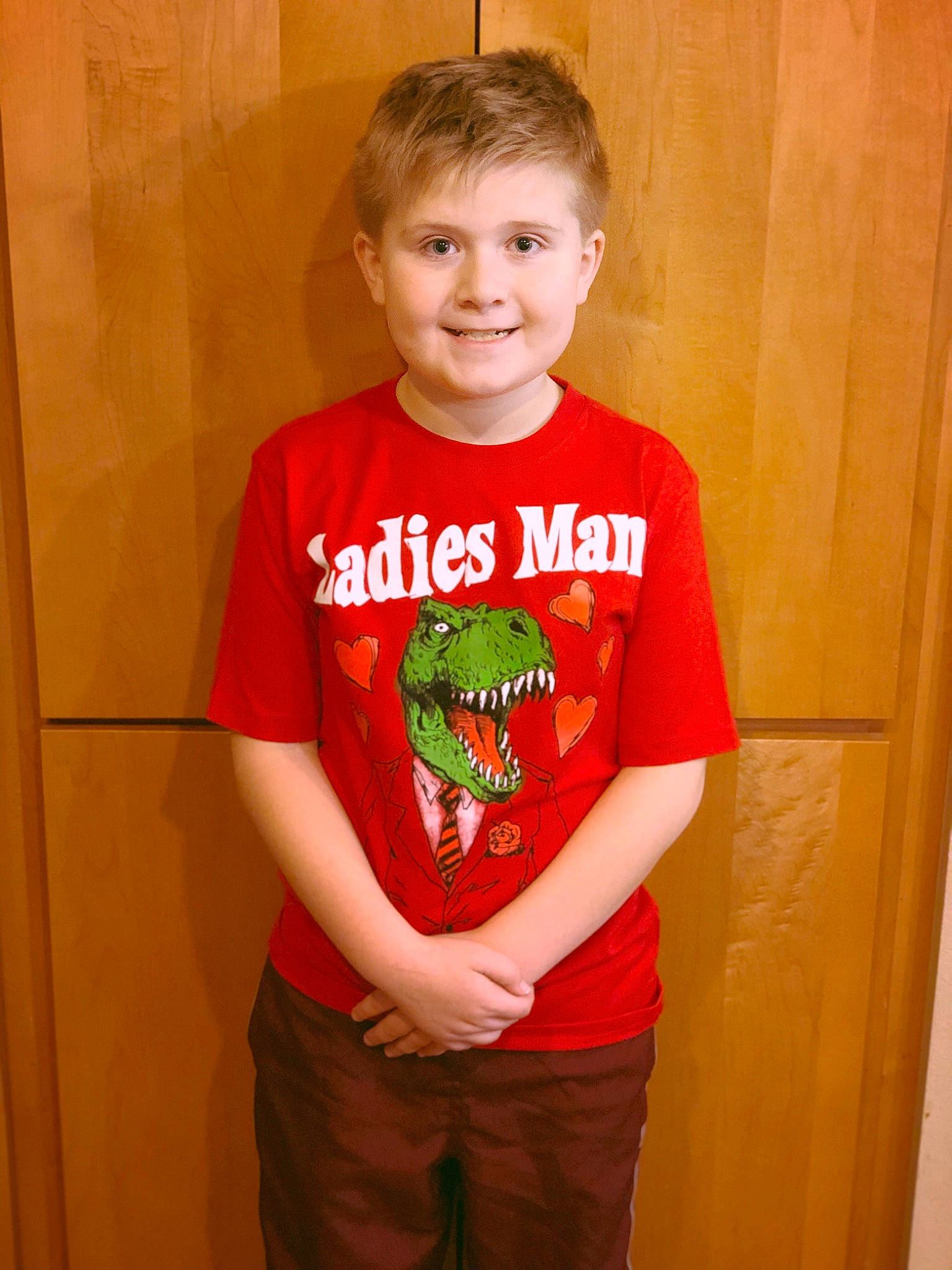 Jayce is registered to the contest to win money with this photo: joy, person, sleeve, t_shirt