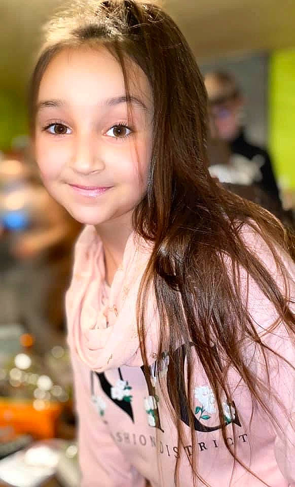 Dayâna a rejoint le concours — aidez-le/la à gagner de superbes lots ! beauty, blond, brown_hair, child_model, eyebrow, eyelash, forehead, hair, hair_care, hairstyle, iris, joy, layered_hair, lip, long_hair, makeover, person, portrait, portrait_photography, step_cutting