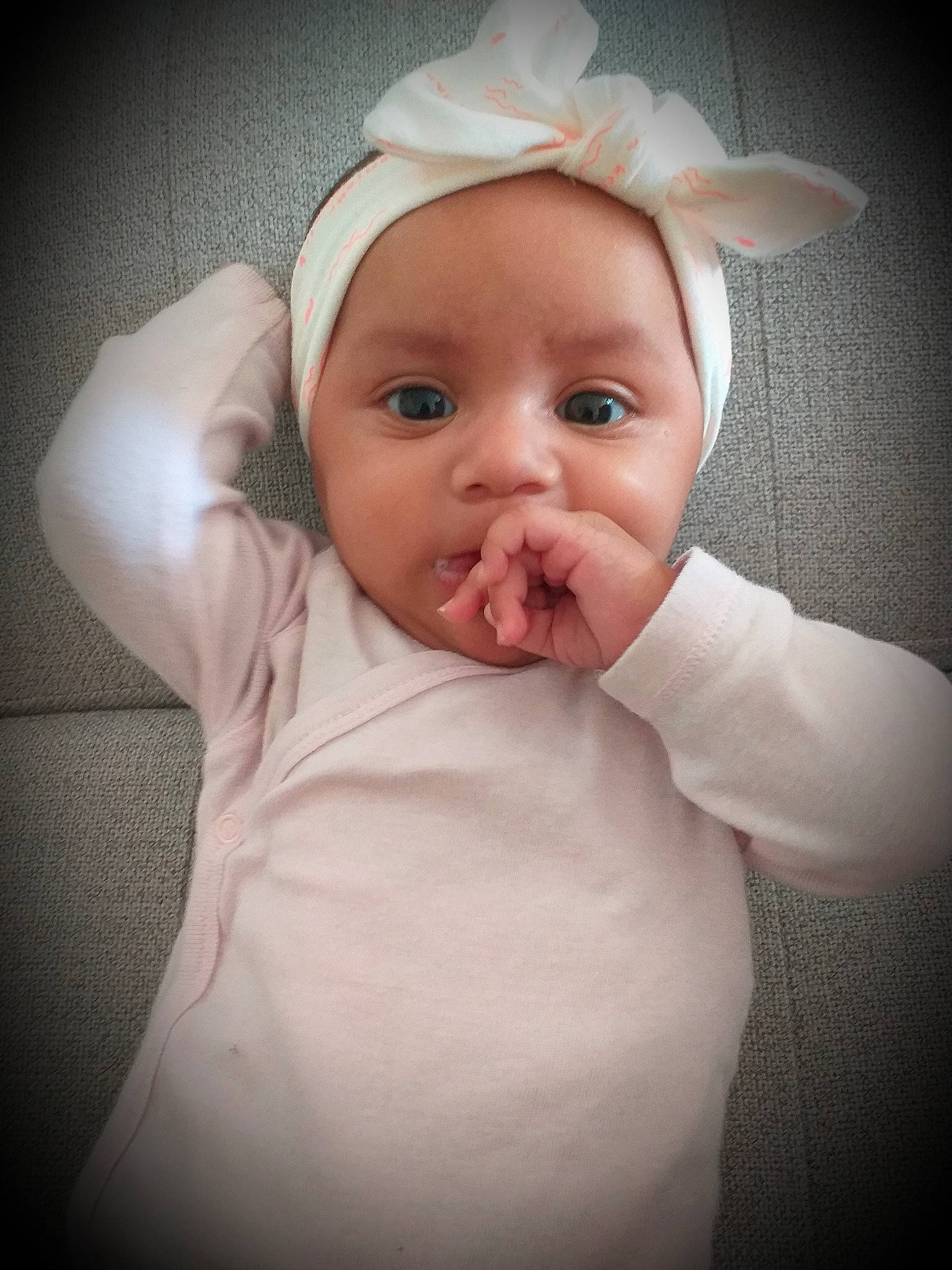 Kaylana a rejoint le concours — aidez-le/la à gagner de superbes lots ! baby, baby_making_funny_faces, cheek, child, chin, ear, eye, face, facial_expression, happy, head, headgear, lip, mouth, nose, person, photography, skin, smile, toddler