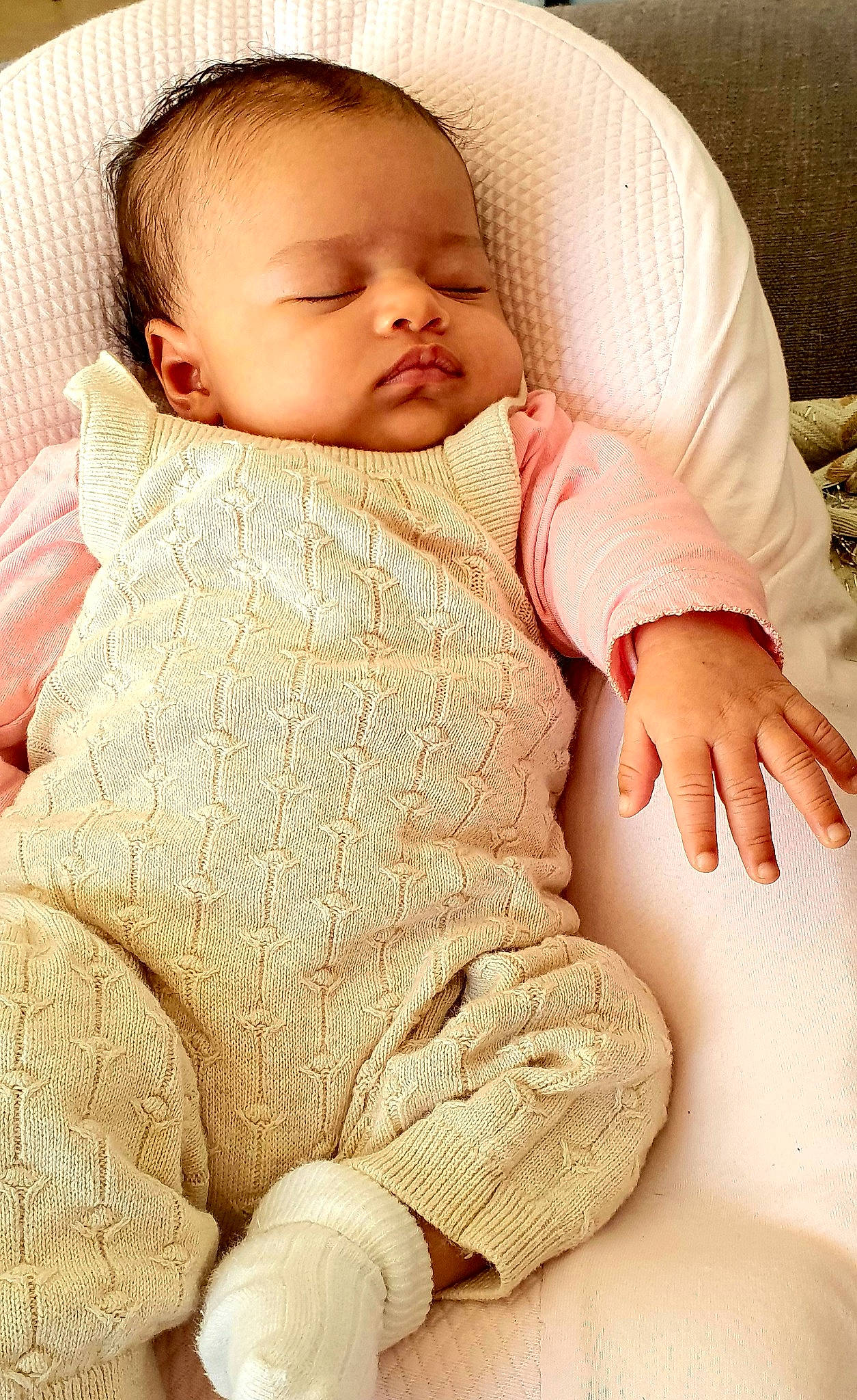 Maélie participe au concours pour gagner de l'argent avec cette photo : baby, baby_sleeping, cheek, child, comfort, person, skin, sleep, toddler