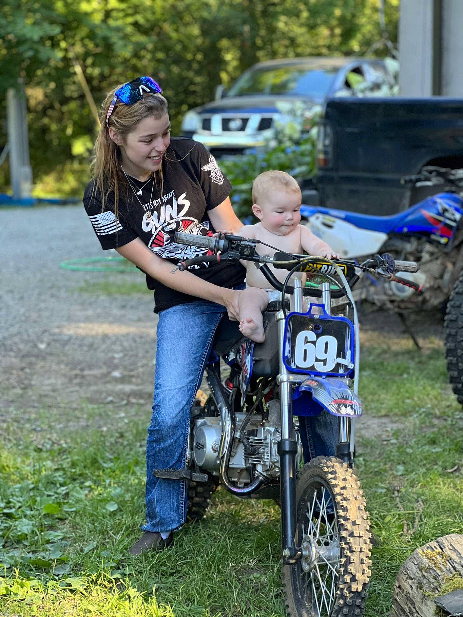 Kaison is registered to the contest to win money with this photo: automotive_design, automotive_tire, enduro, fender, grass, joy, land_vehicle, motocross, motor_vehicle, motorcycle, motorsport, off_road_racing, person, plant, racing, recreation, rim, tire, tread, tree