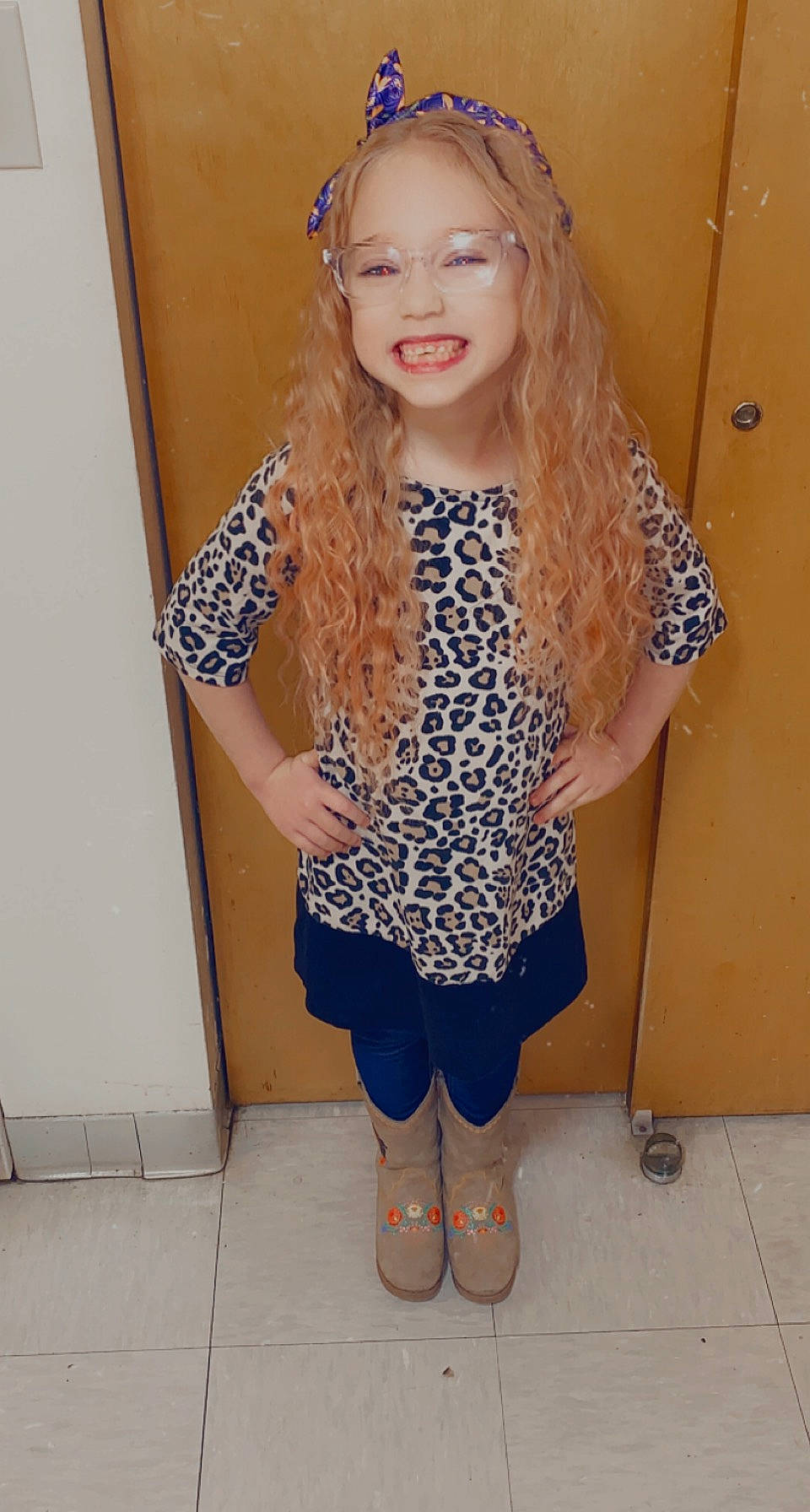 Ily is registered to the contest to win money with this photo: blond, electric_blue, eyewear, fashion_design, flooring, hair, head, human_leg, joint, joy, knee, leg, long_hair, outerwear, pattern, person, shoe, sleeve, smile, t_shirt