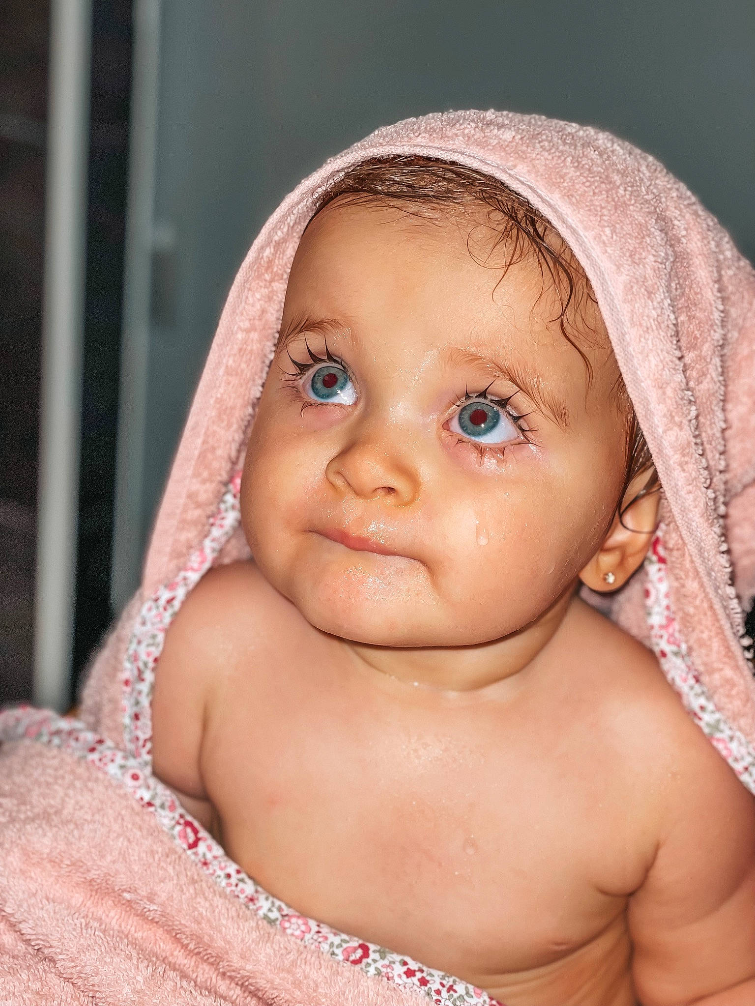 Naïa a rejoint le concours — aidez-le/la à gagner de superbes lots ! baby, cap, cheek, chest, close_up, eye, eyebrow, eyelash, fashion_accessory, forehead, fun, happy, headpiece, headwear, iris, lip, mouth, nose, person, skin