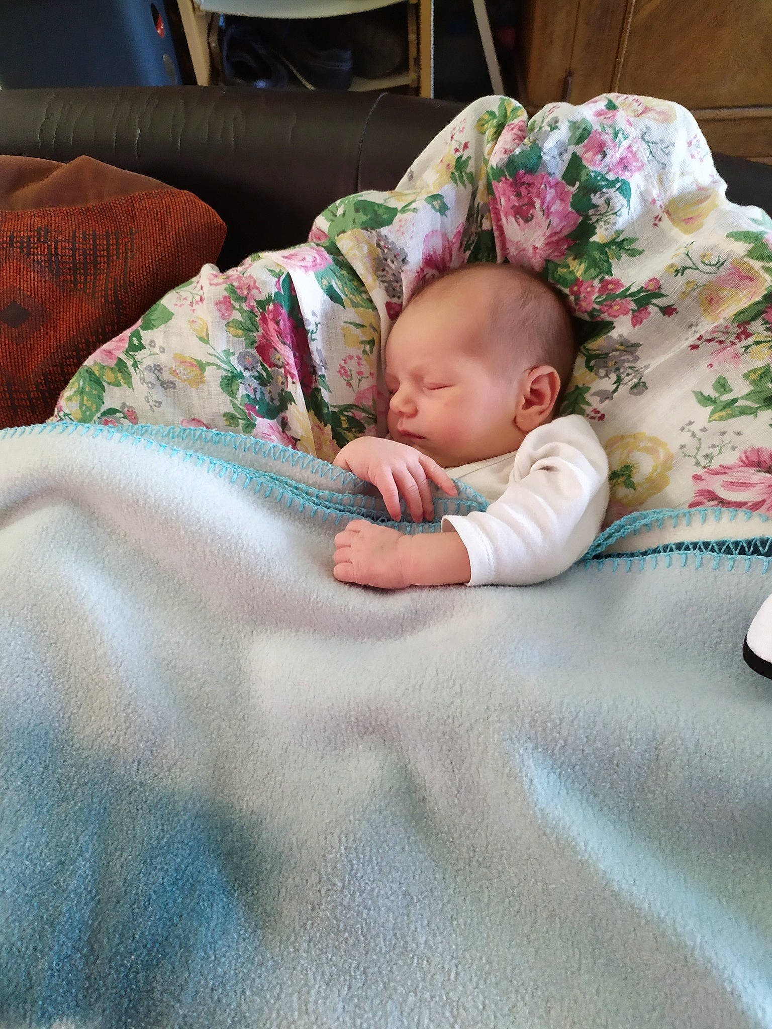 Lucas participe au concours pour gagner de l'argent avec cette photo : baby, bedtime, blanket, child, comfort, linens, nap, person, product, sleep, toddler