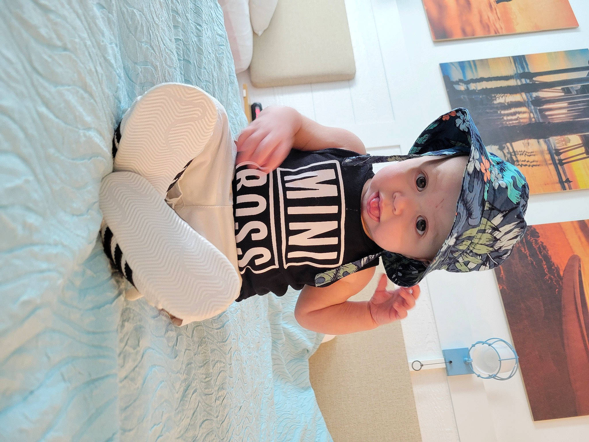 Fabian is registered to the contest to win money with this photo: abdomen, bangs, chest, child, elbow, eyelash, eyewear, fashion_accessory, hat, headgear, headwear, human_leg, knee, person, sleeve, street_fashion, textile, thigh, toddler, trunk