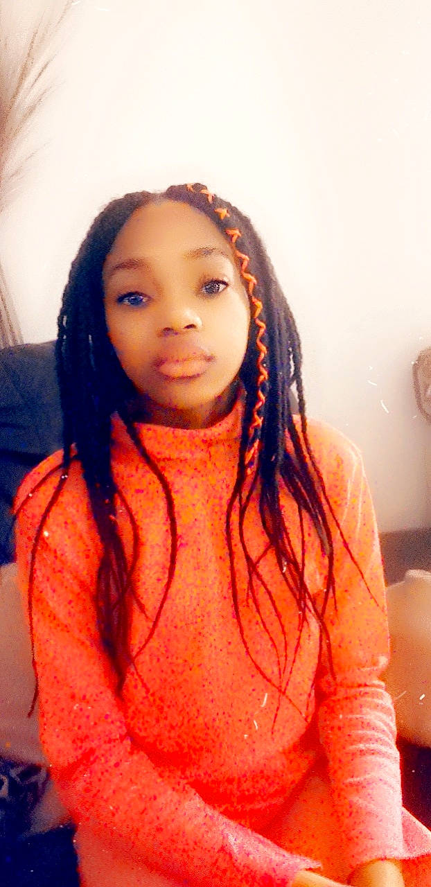 Noeva a rejoint le concours — aidez-le/la à gagner de superbes lots ! black_hair, cheek, chin, cool, cornrows, dreadlocks, eye, eyebrow, eyelash, face, facial_expression, forehead, hair, happy, layered_hair, lip, long_hair, neck, nose, person