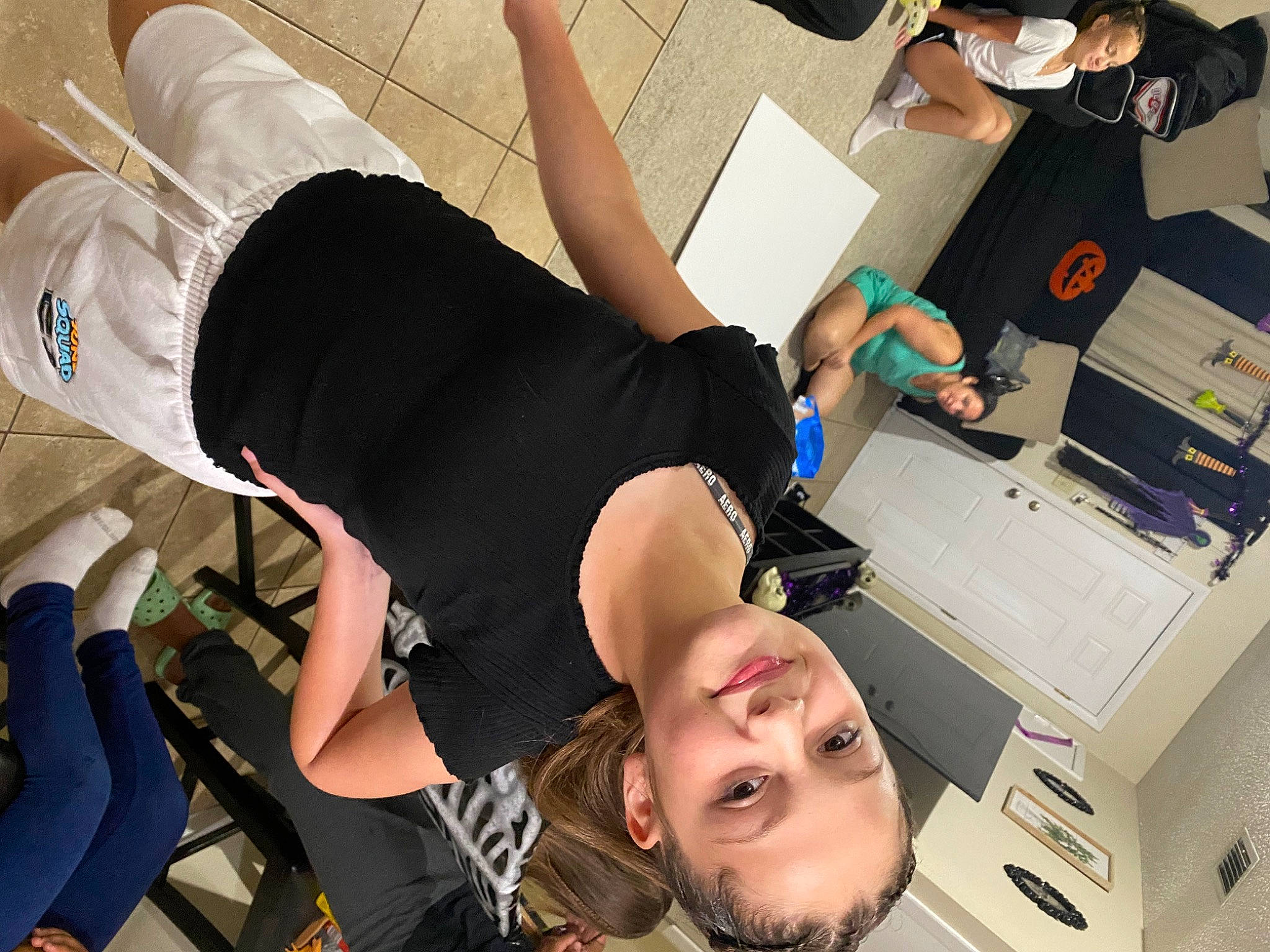 Yanelie is registered to the contest to win money with this photo: arm, balance, chest, elbow, exercise, human_leg, joint, joy, knee, leg, person, shoe, shorts, shoulder, snapshot, sneakers, sportswear, t_shirt, thigh, trunk