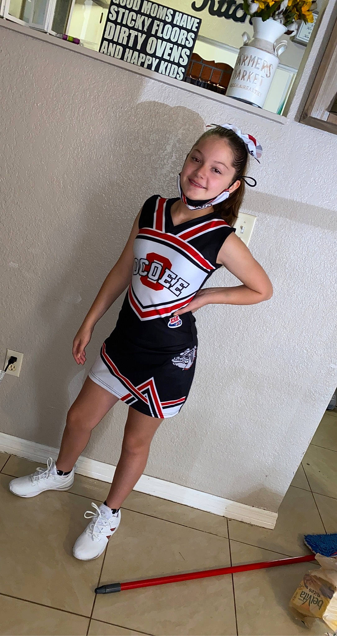 Yanelie is registered to the contest to win money with this photo: active_shorts, calf, competition_event, human_leg, jersey, joy, knee, logo, person, player, shorts, sleeveless_shirt, smile, sports, sports_equipment, sports_jersey, sports_uniform, sportswear, t_shirt, thigh