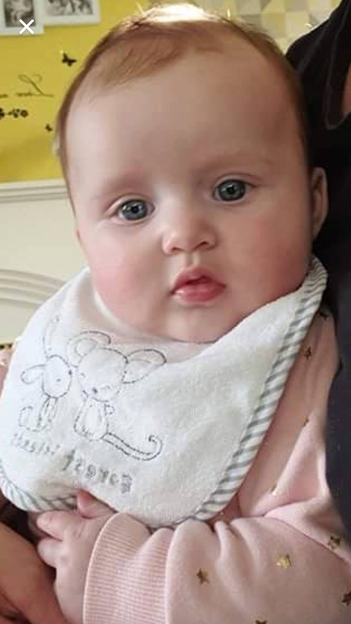 Elodie is registered to the contest to win money with this photo: baby, brown_hair, cheek, child, chin, eye, eyebrow, face, facial_expression, forehead, head, iris, lip, mouth, nose, person, pink, product, skin, smile