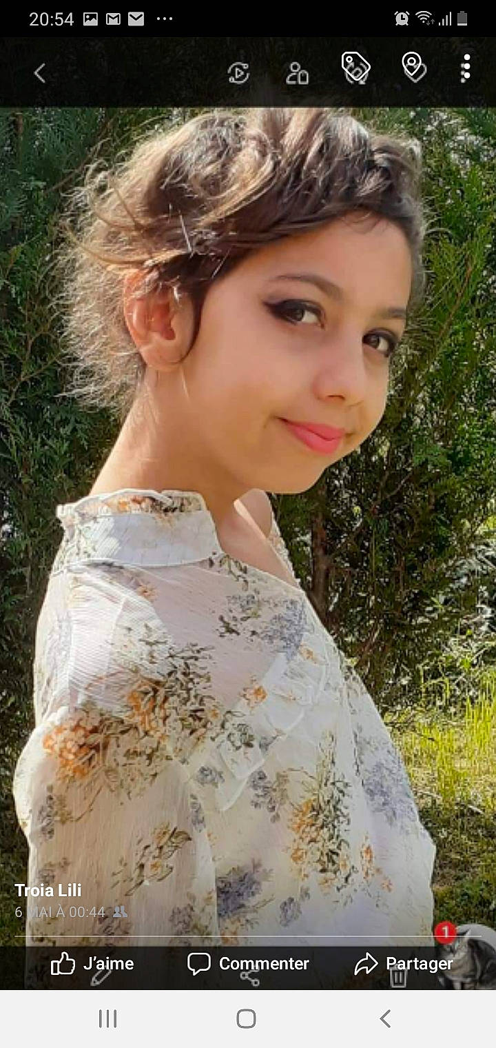 Lisa participe au concours pour gagner de l'argent avec cette photo : beauty, blond, brown_hair, child_model, chin, fawn, hair, hairstyle, joy, lip, long_hair, person, photography, portrait, smile