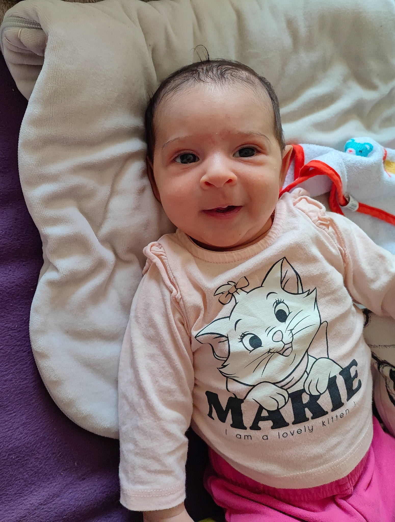 Mahéna a rejoint le concours — aidez-le/la à gagner de superbes lots ! baby, baby_toddler_clothing, cheek, child, collar, comfort, eye, eyebrow, happy, head, linens, lip, nose, person, skin, sleeve, smile, t_shirt, textile, toddler